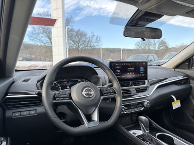2025 Nissan Altima SR