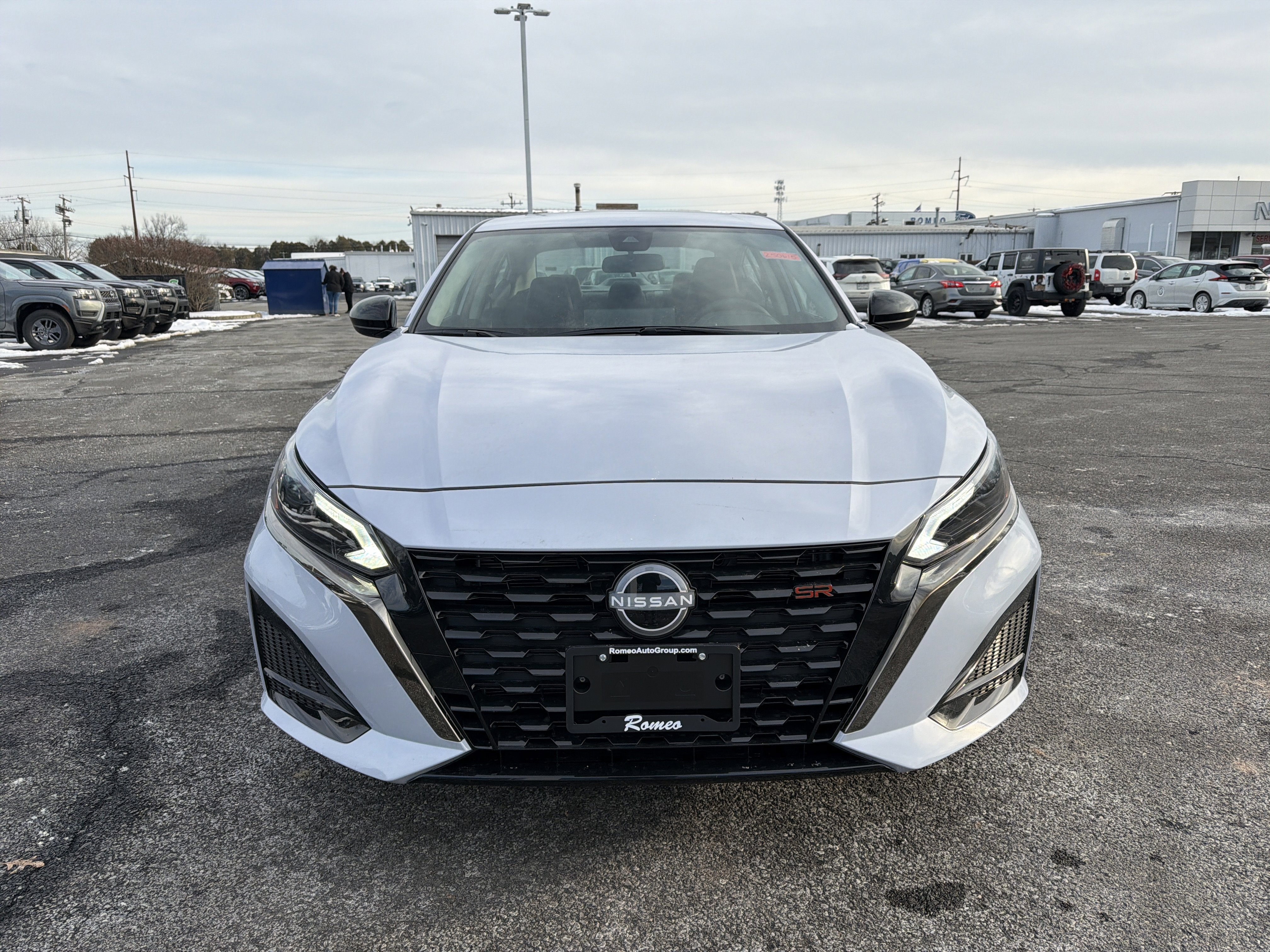 2025 Nissan Altima SR