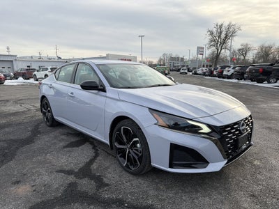 2025 Nissan Altima SR