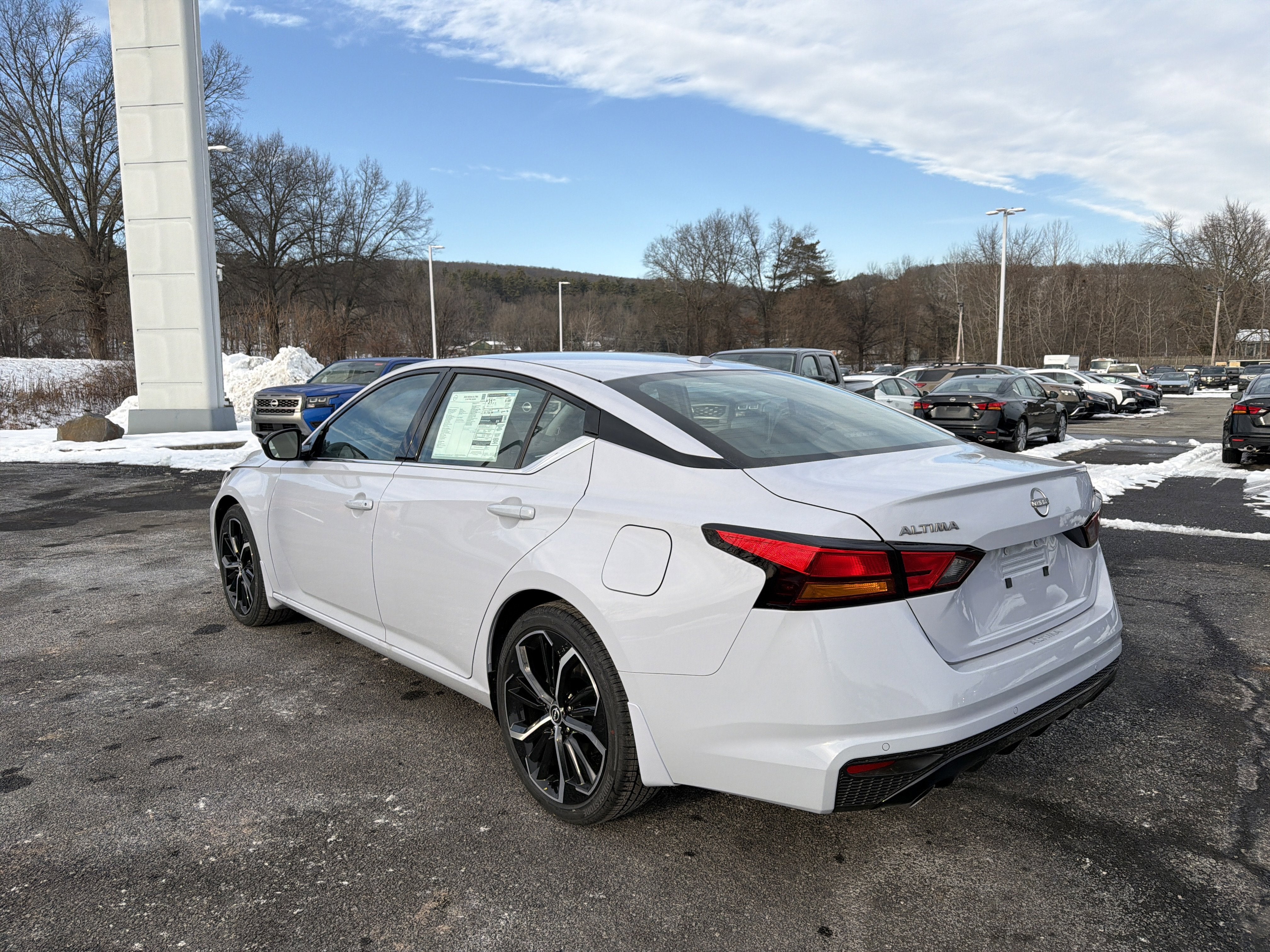 2025 Nissan Altima SR