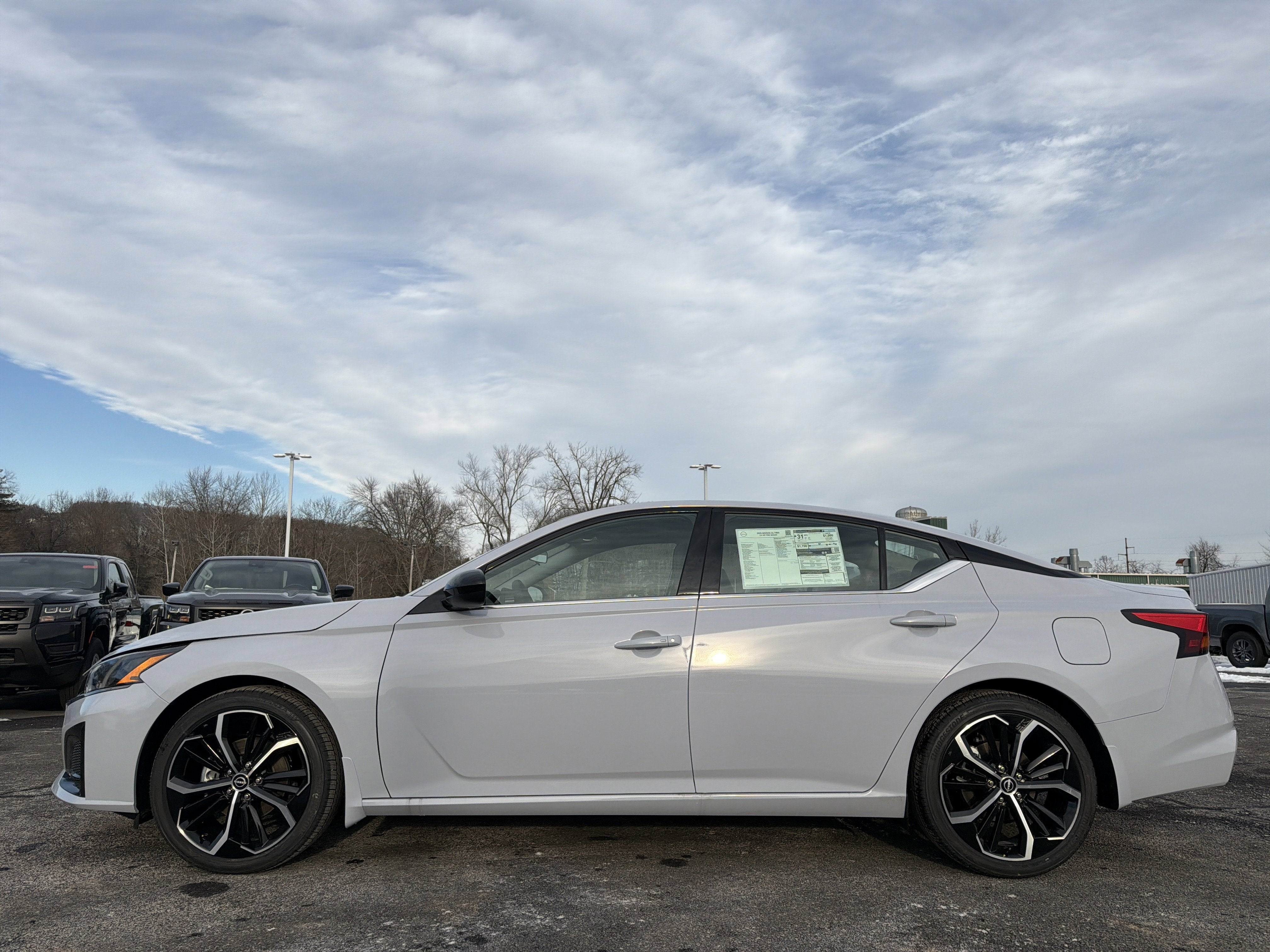 2025 Nissan Altima SR