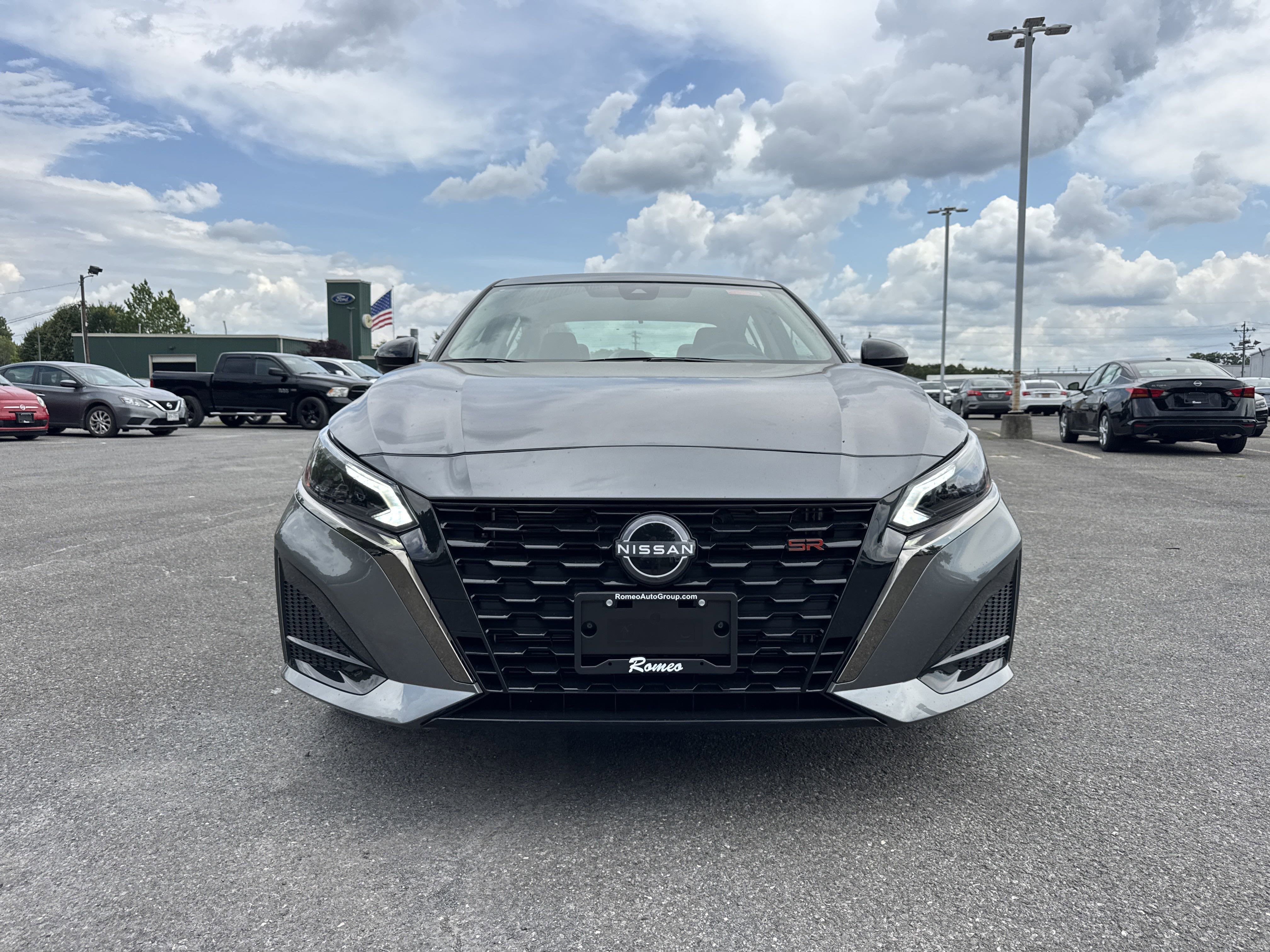 2025 Nissan Altima SR