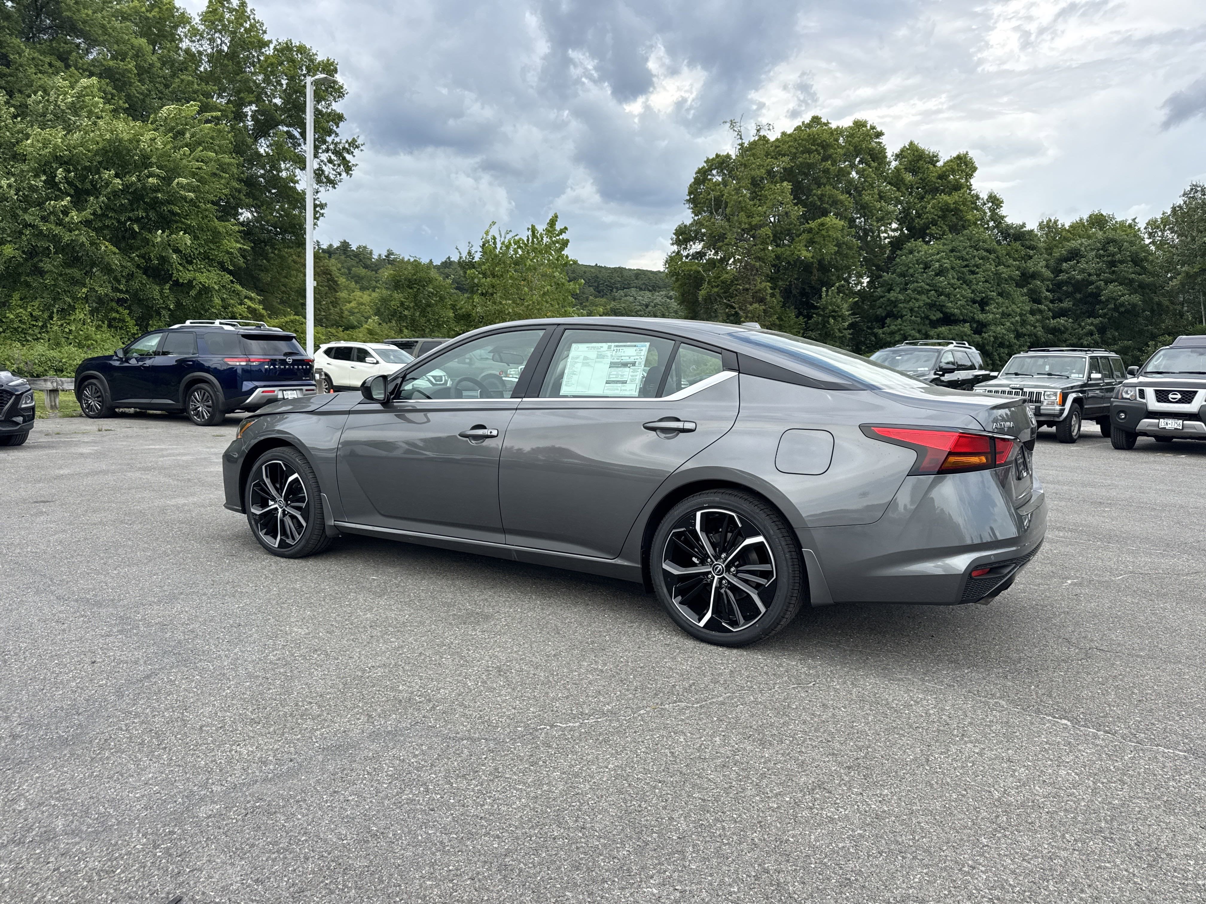 2025 Nissan Altima SR