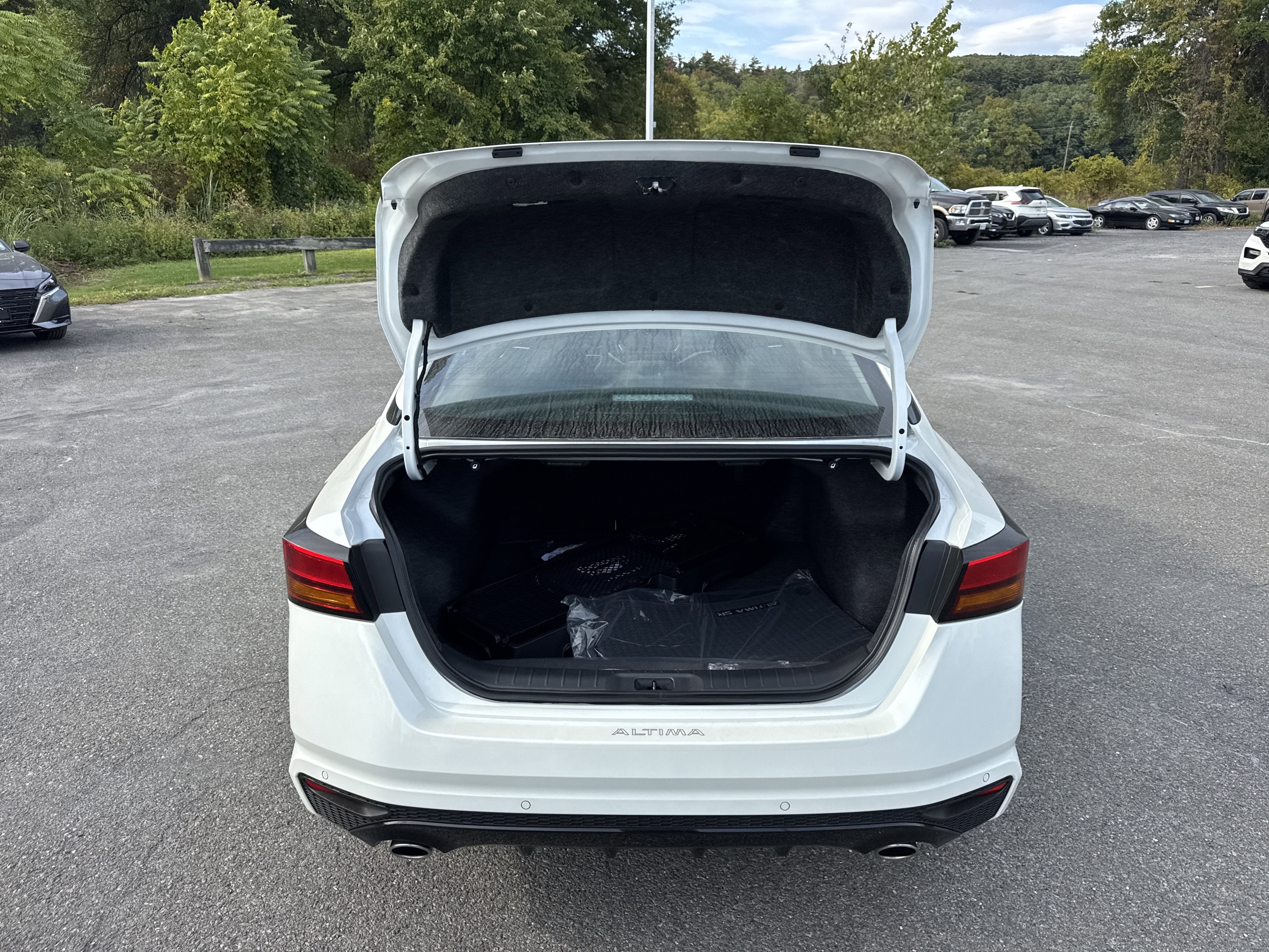 2025 Nissan Altima SR