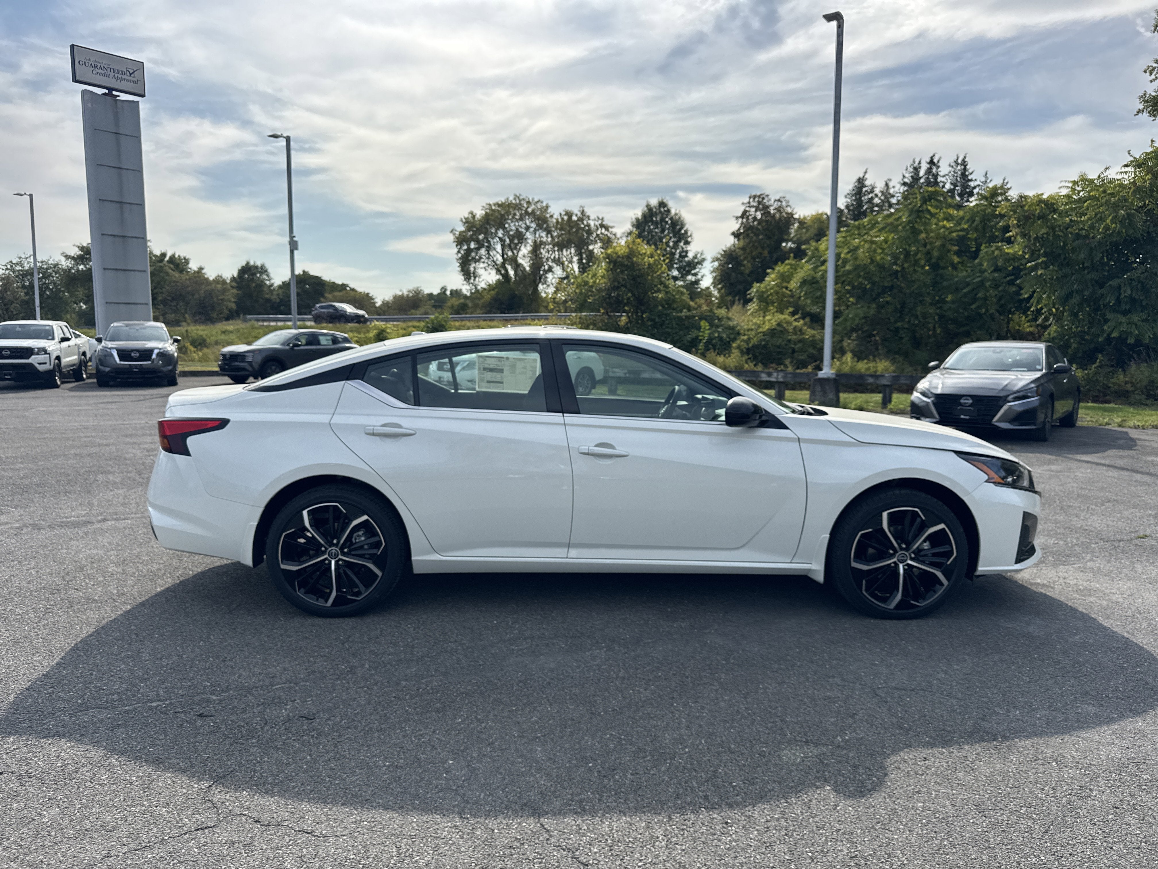 2025 Nissan Altima SR