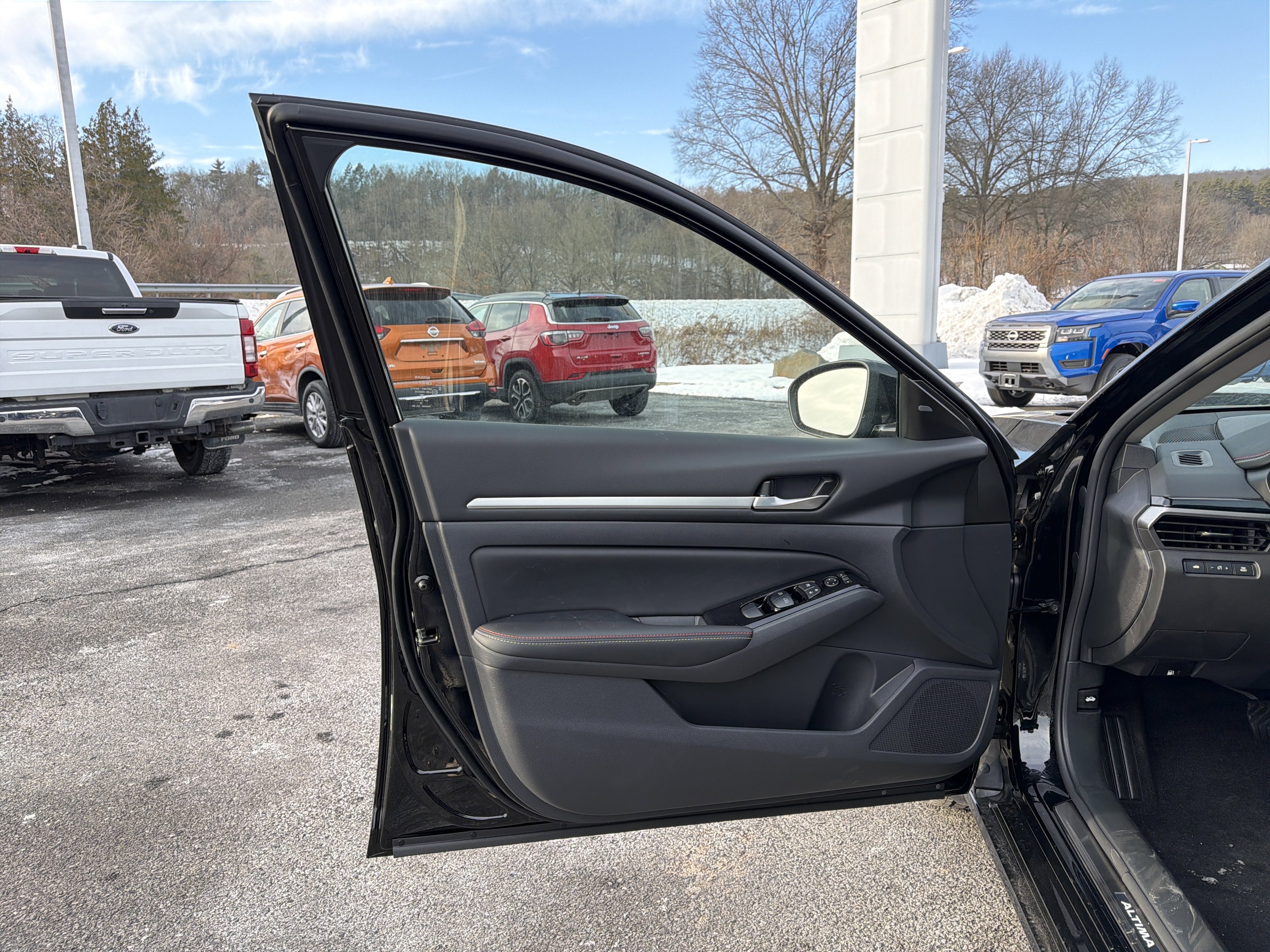 2025 Nissan Altima SR