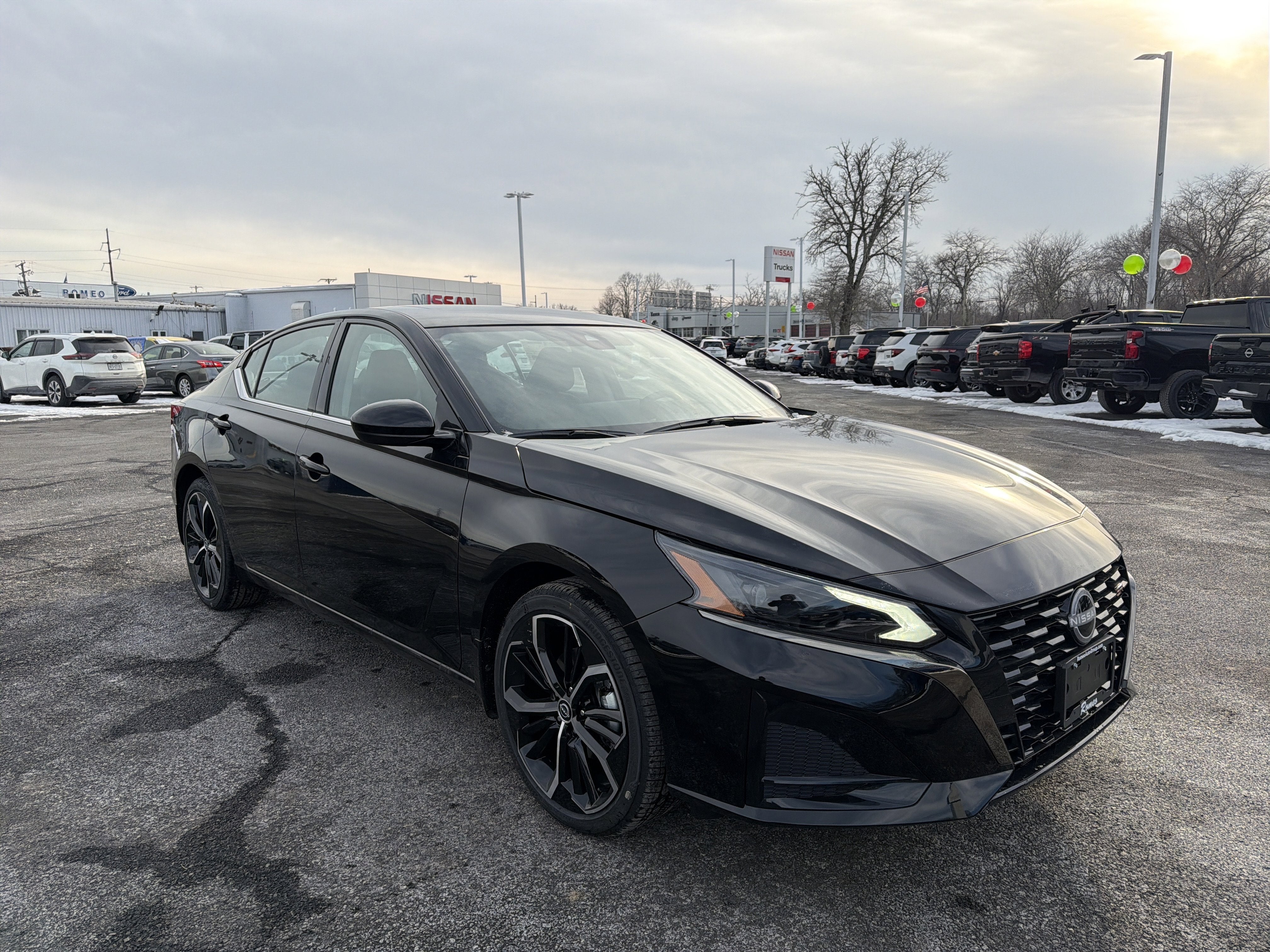 2025 Nissan Altima SR