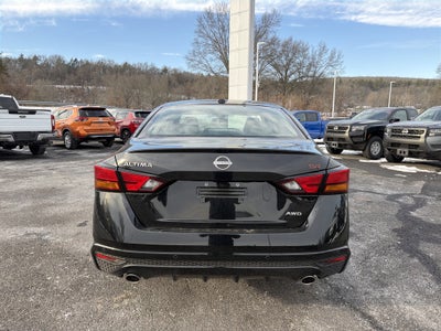 2025 Nissan Altima SR