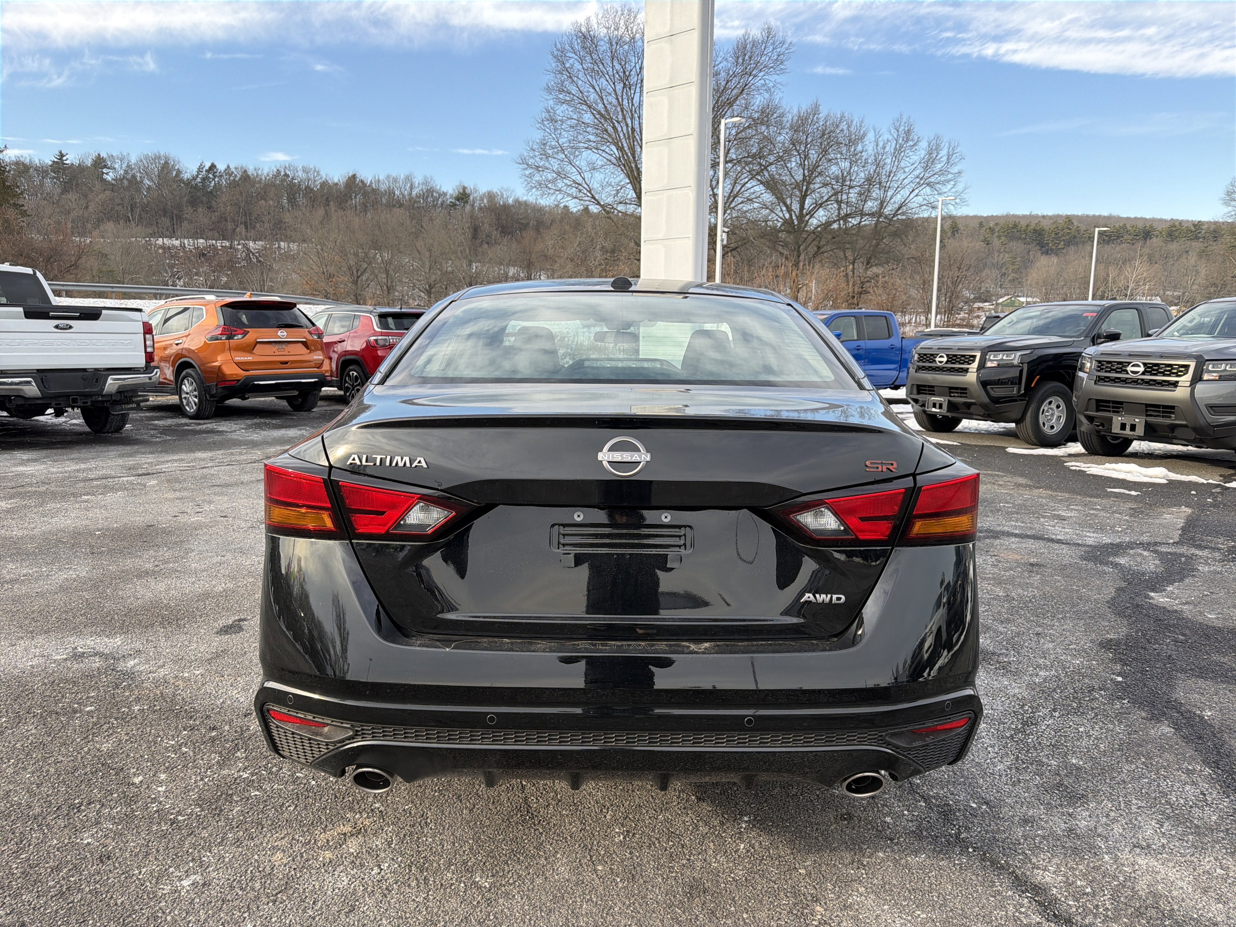 2025 Nissan Altima SR