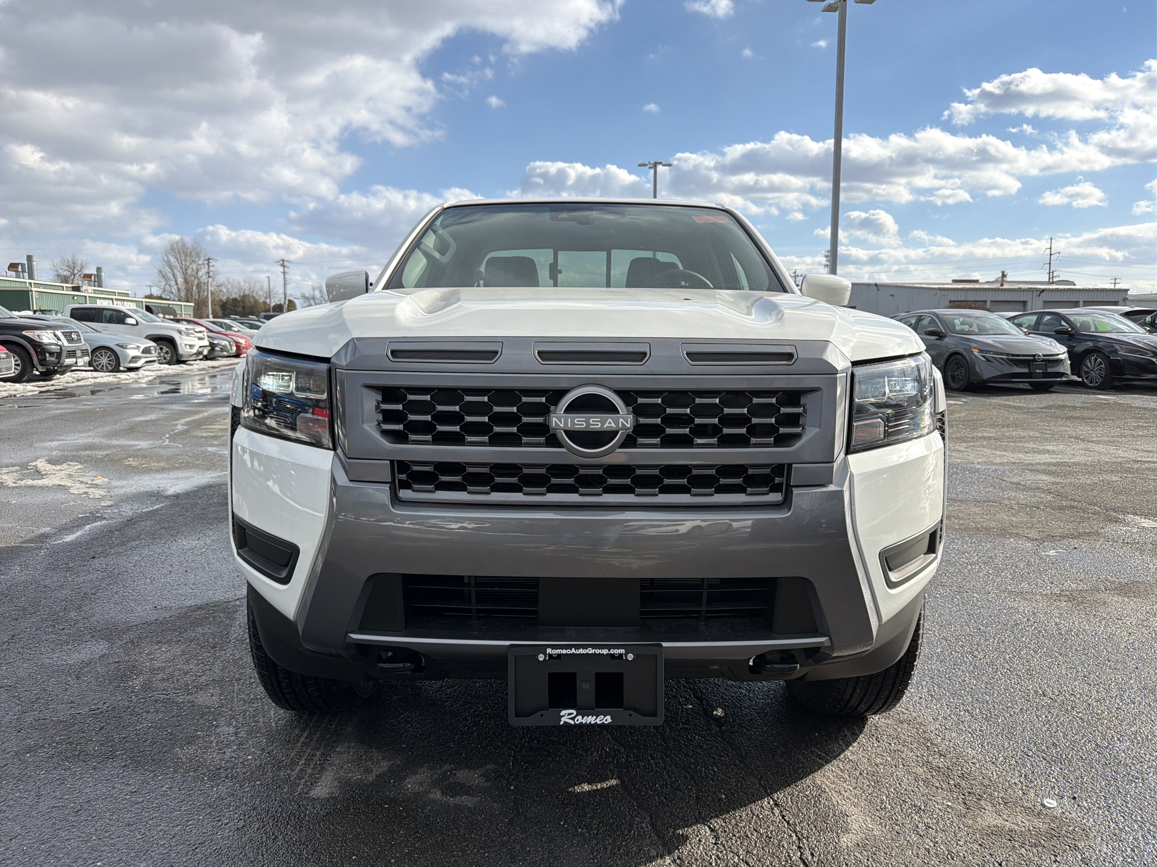 2026 Nissan Frontier SV