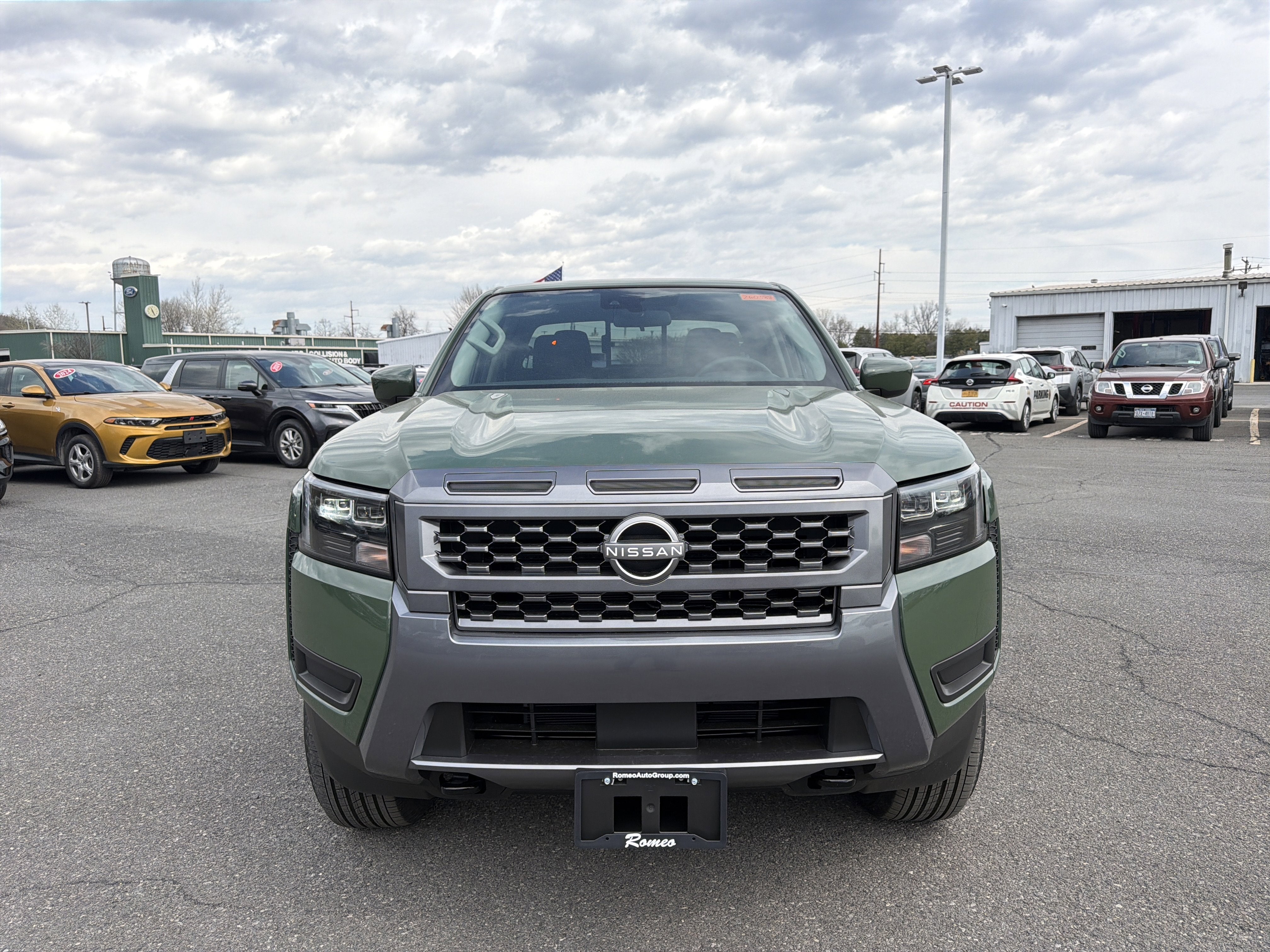 2026 Nissan Frontier SV