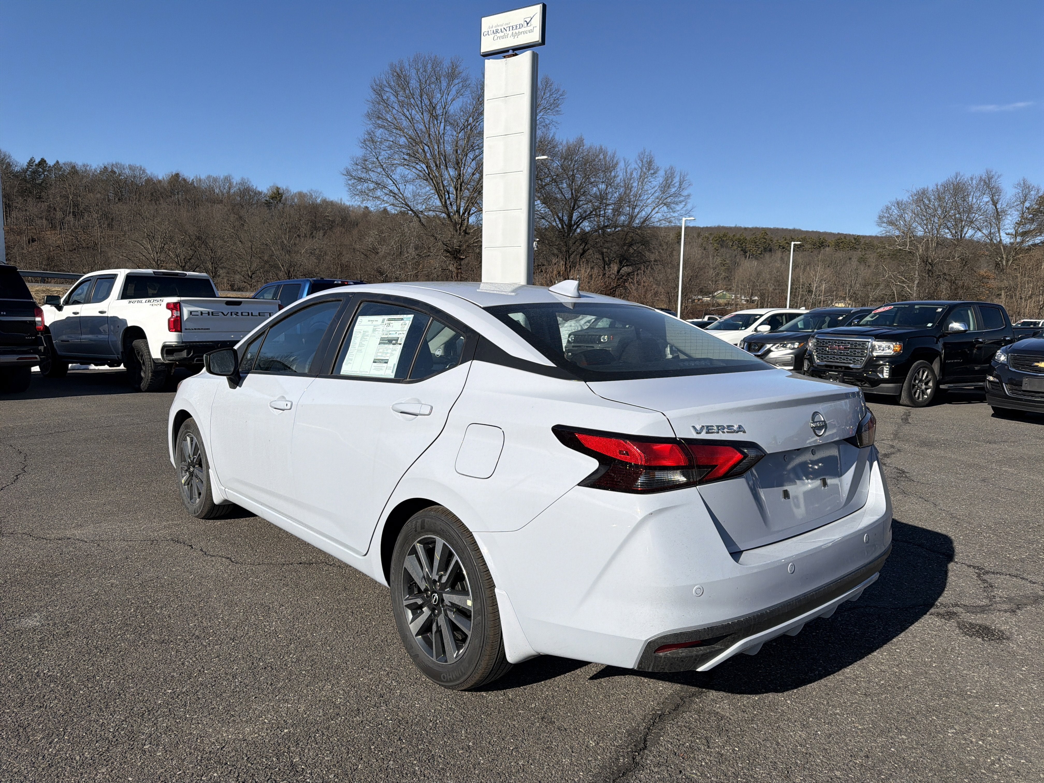 2025 Nissan Versa SV