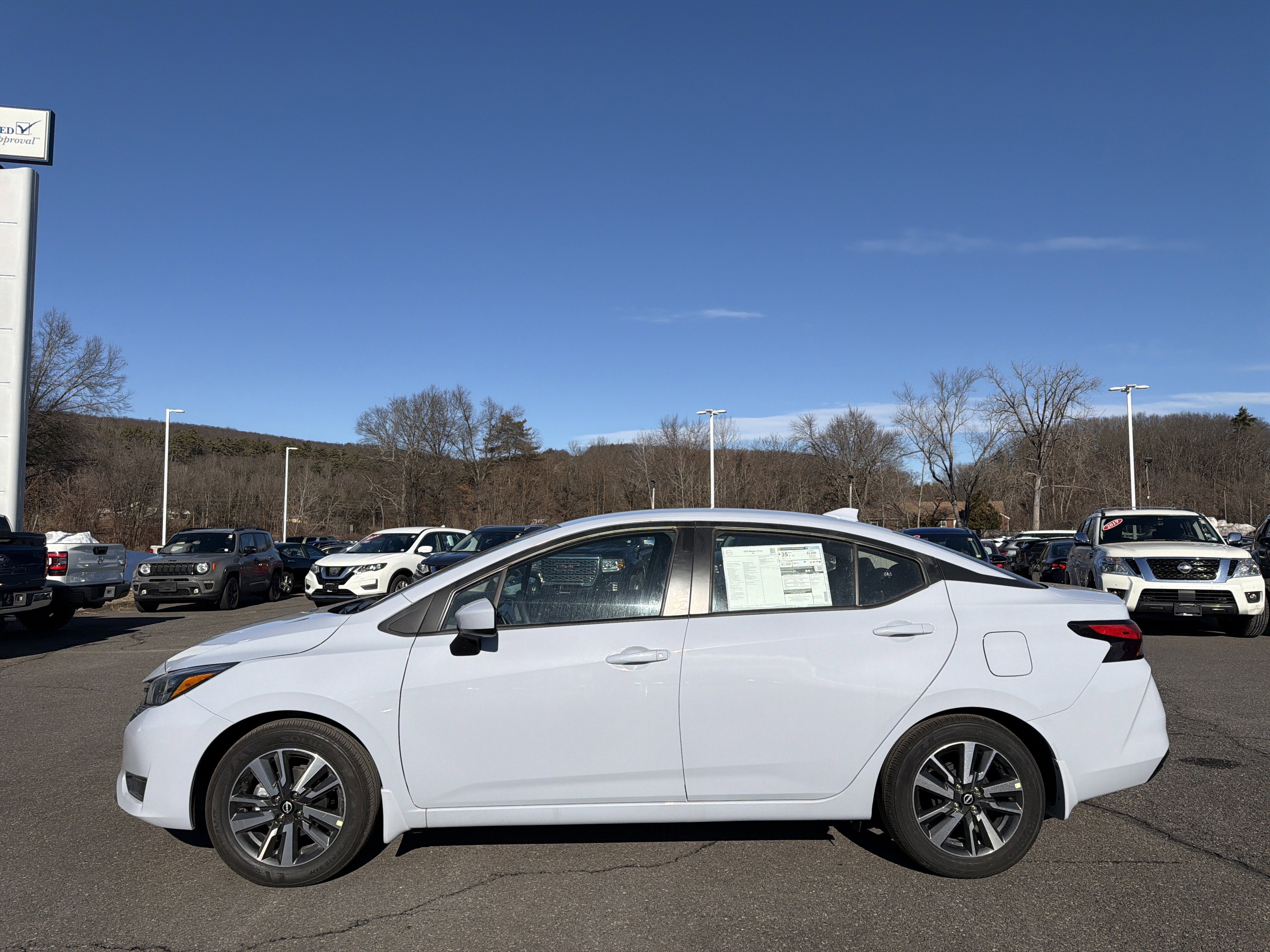2025 Nissan Versa SV