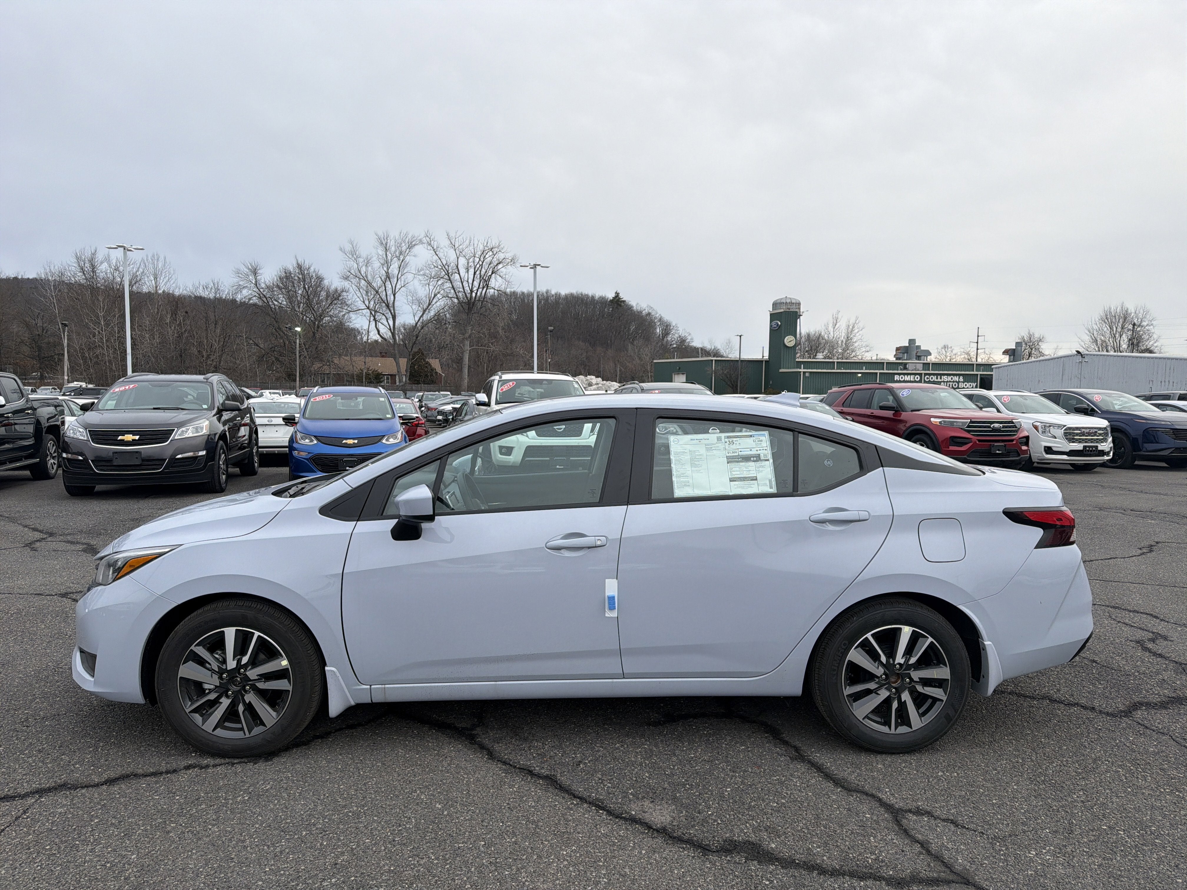 2025 Nissan Versa SV