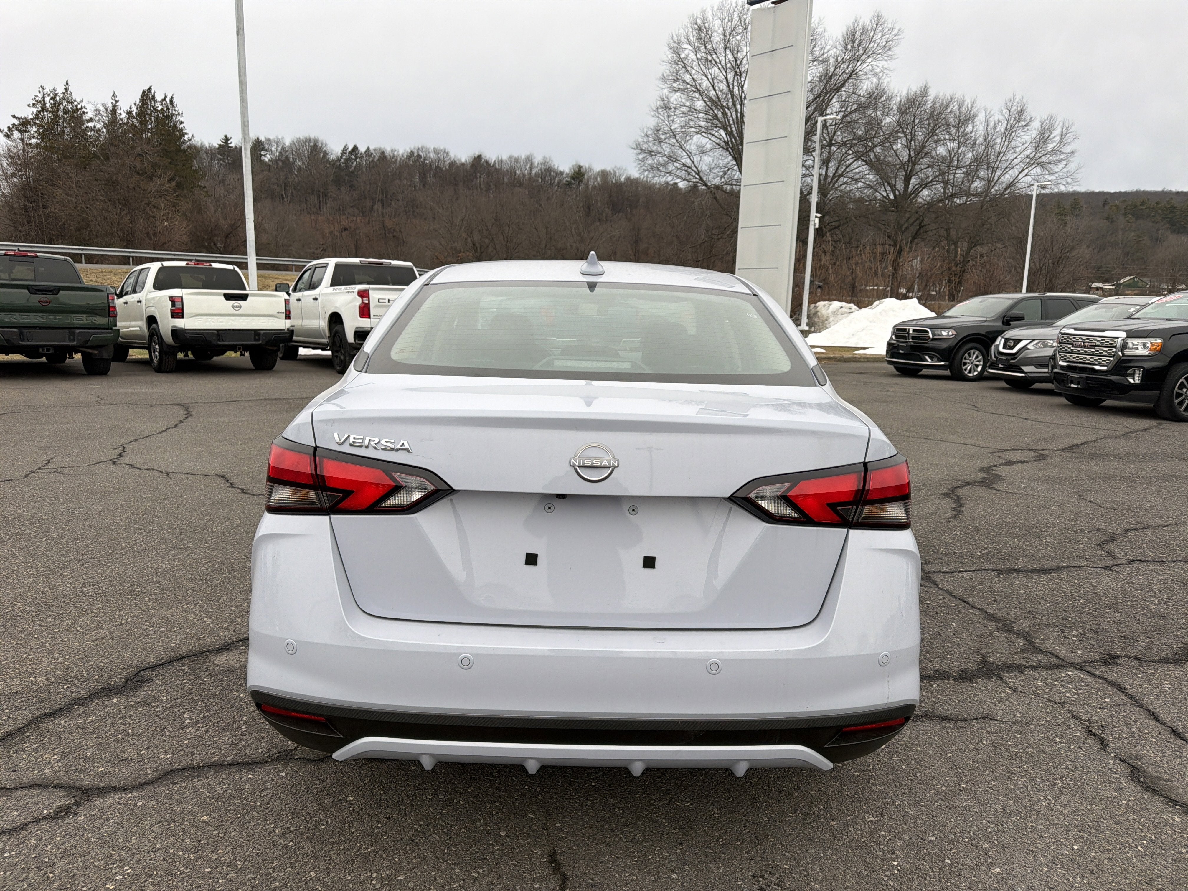 2025 Nissan Versa SV
