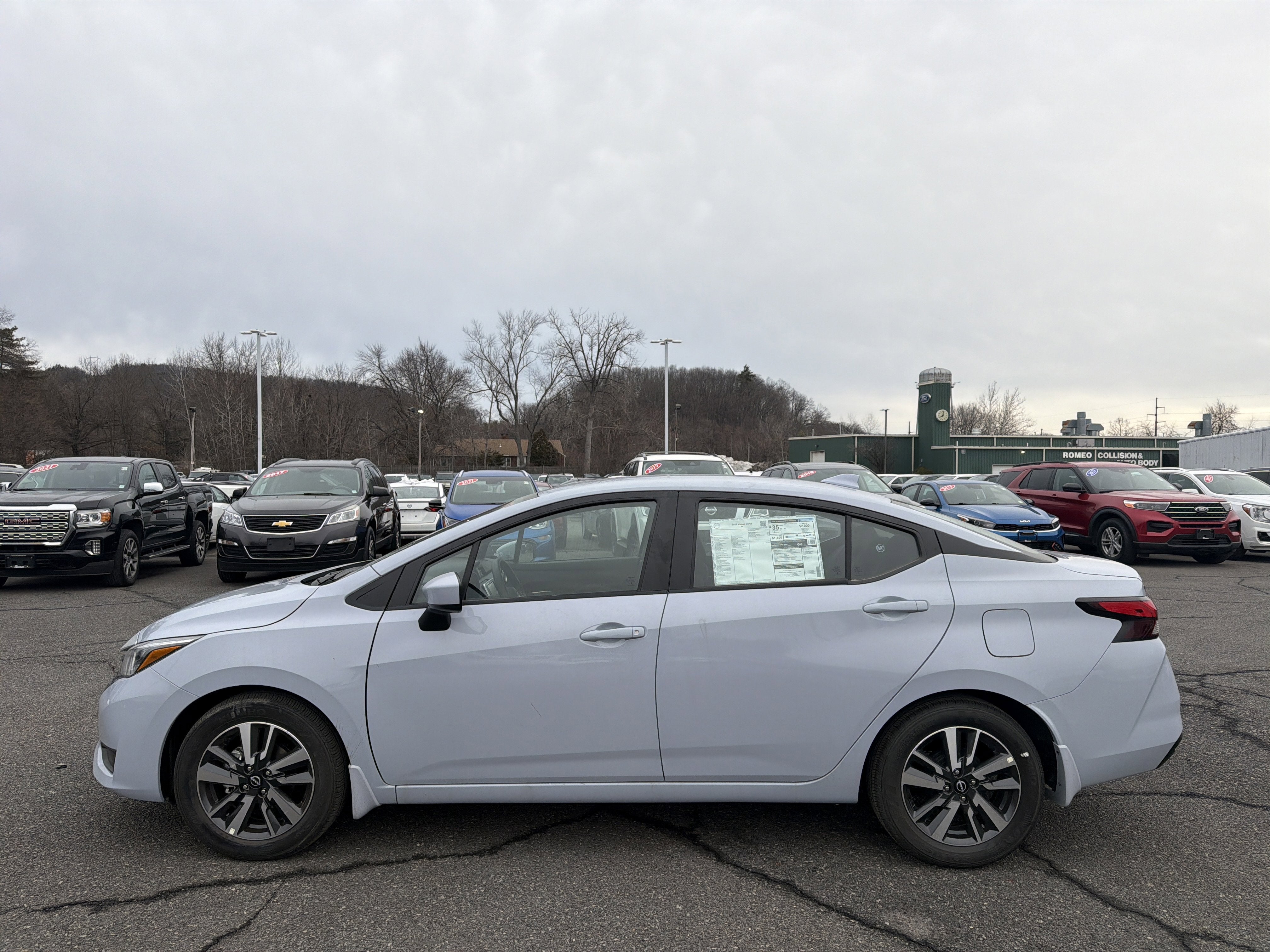 2025 Nissan Versa SV