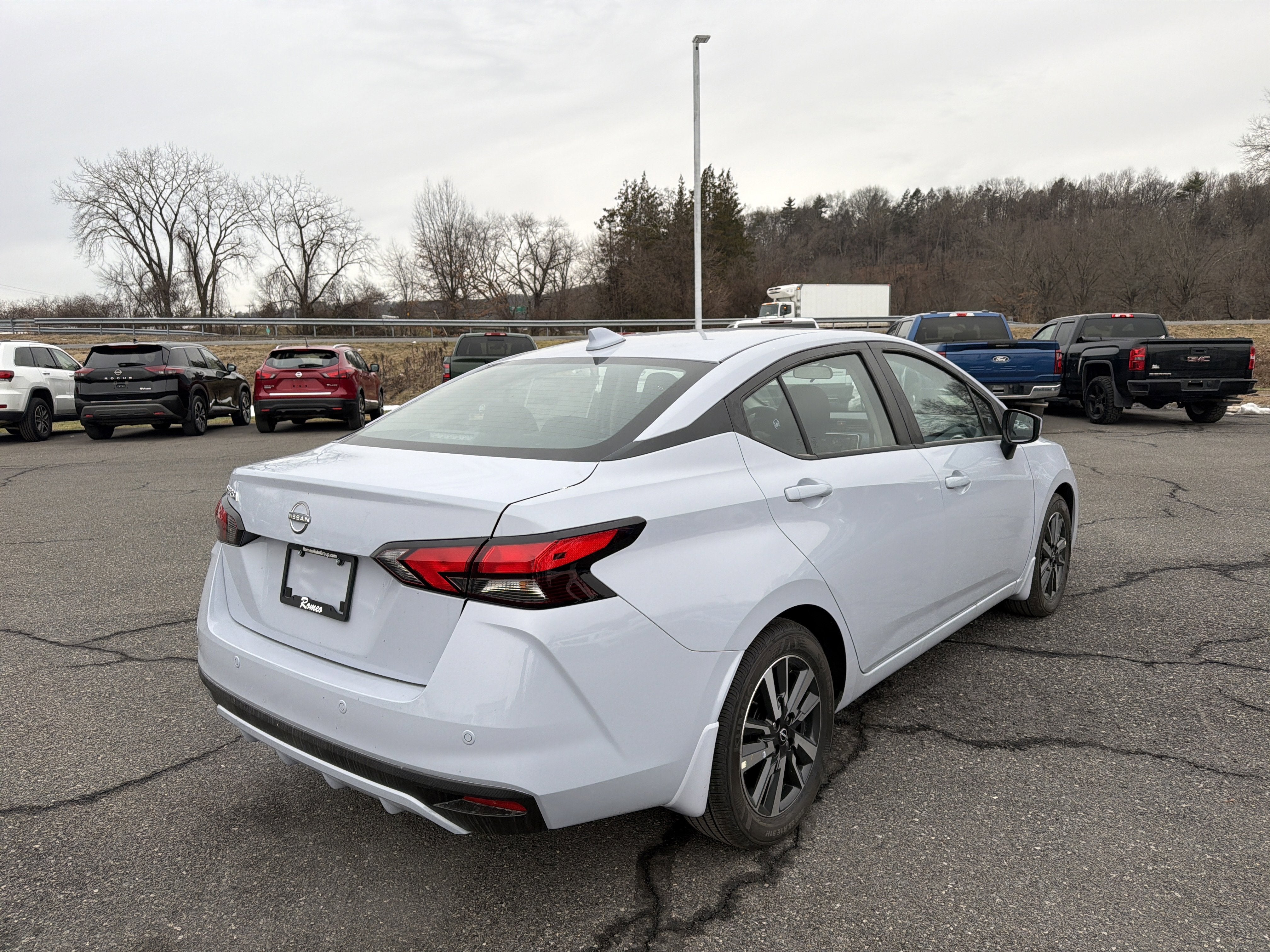 2025 Nissan Versa SV