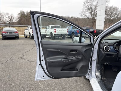 2025 Nissan Versa SV