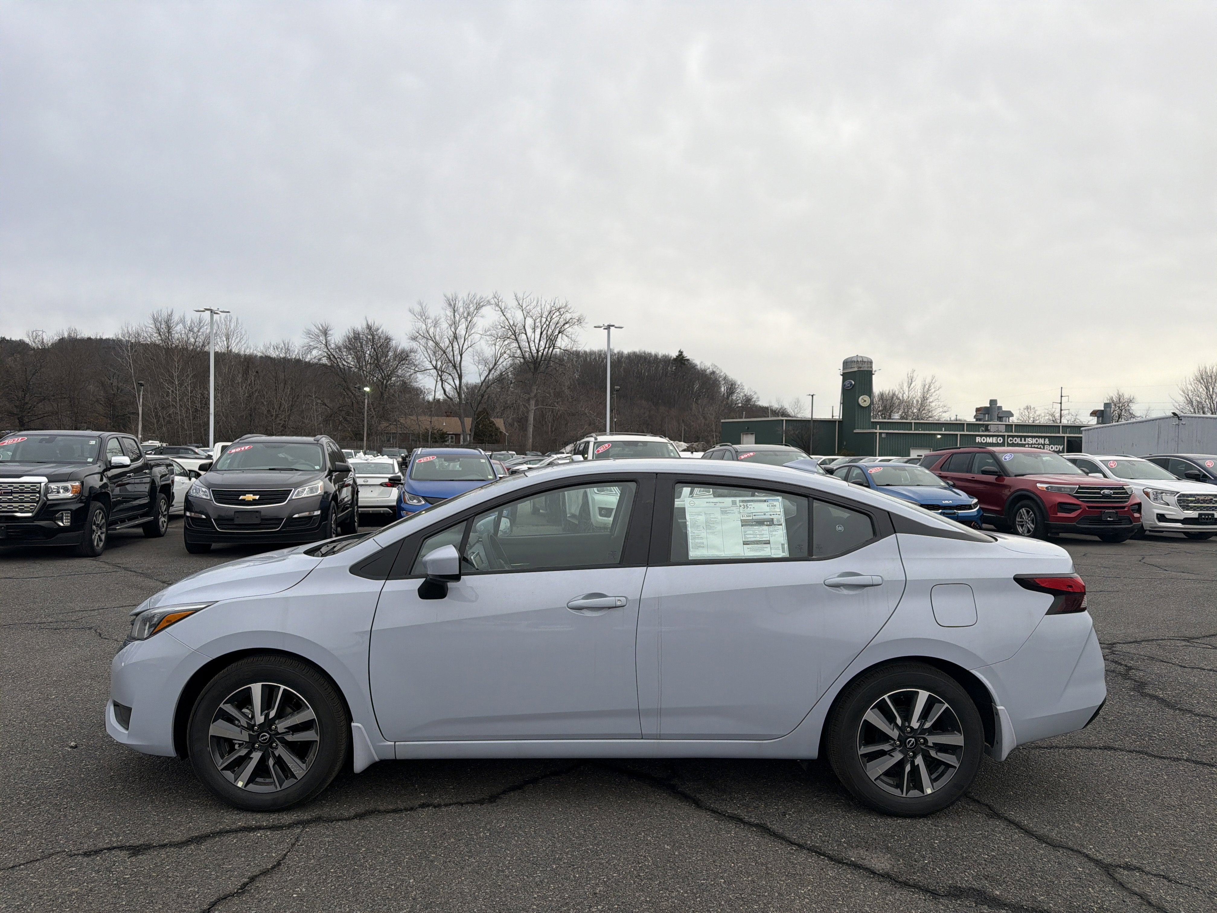 2025 Nissan Versa SV