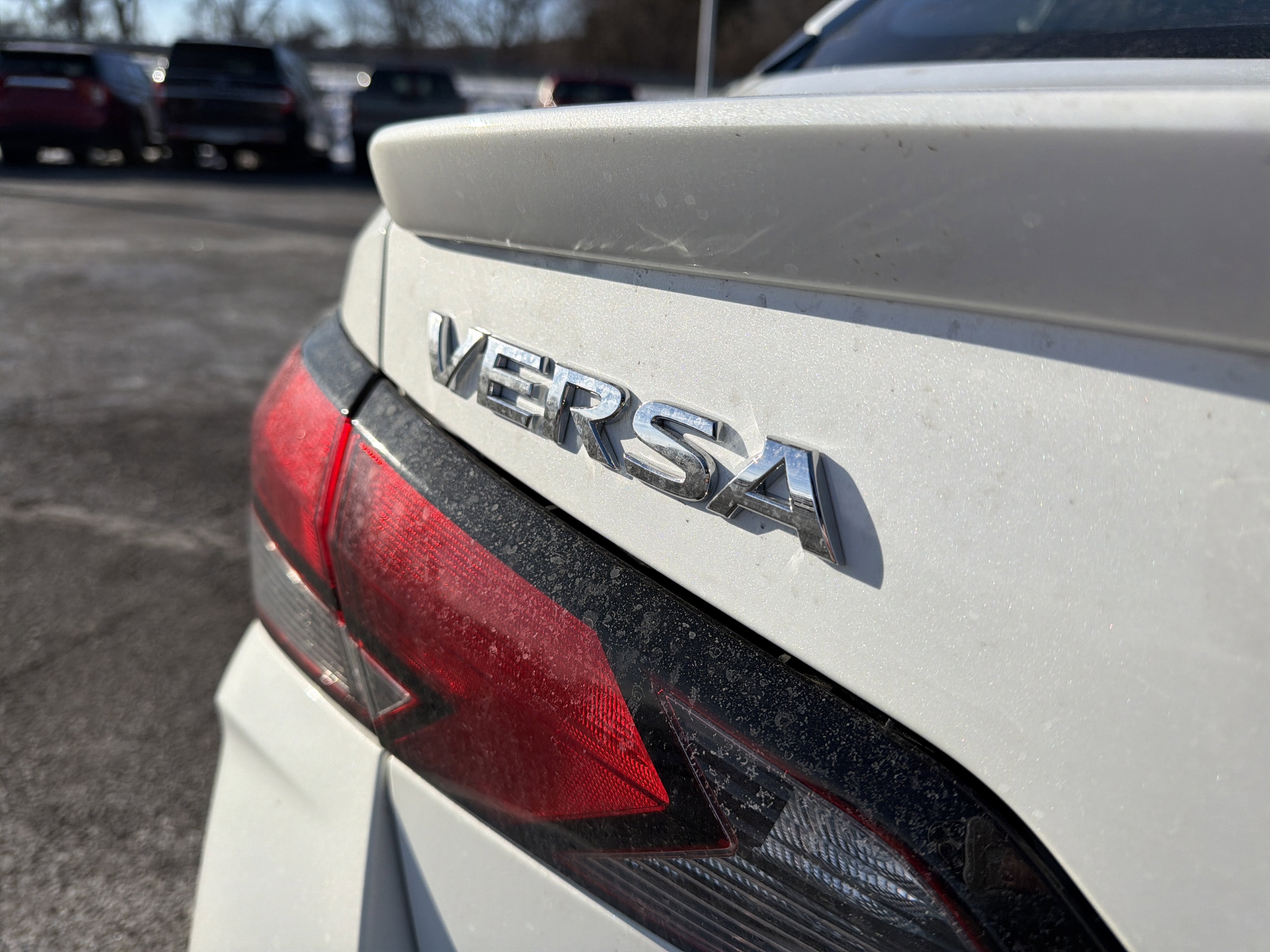 2025 Nissan Versa SR