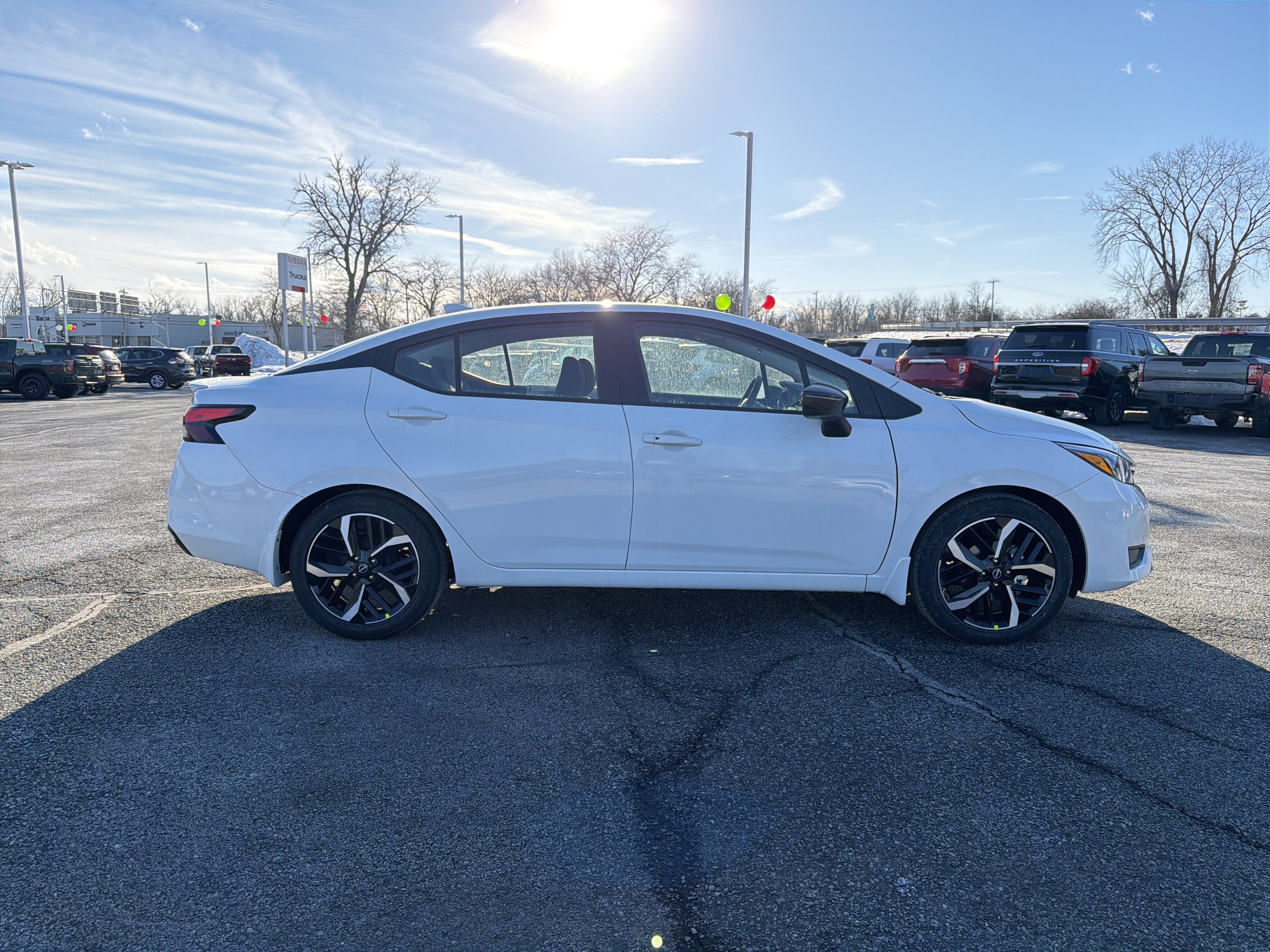2025 Nissan Versa SR