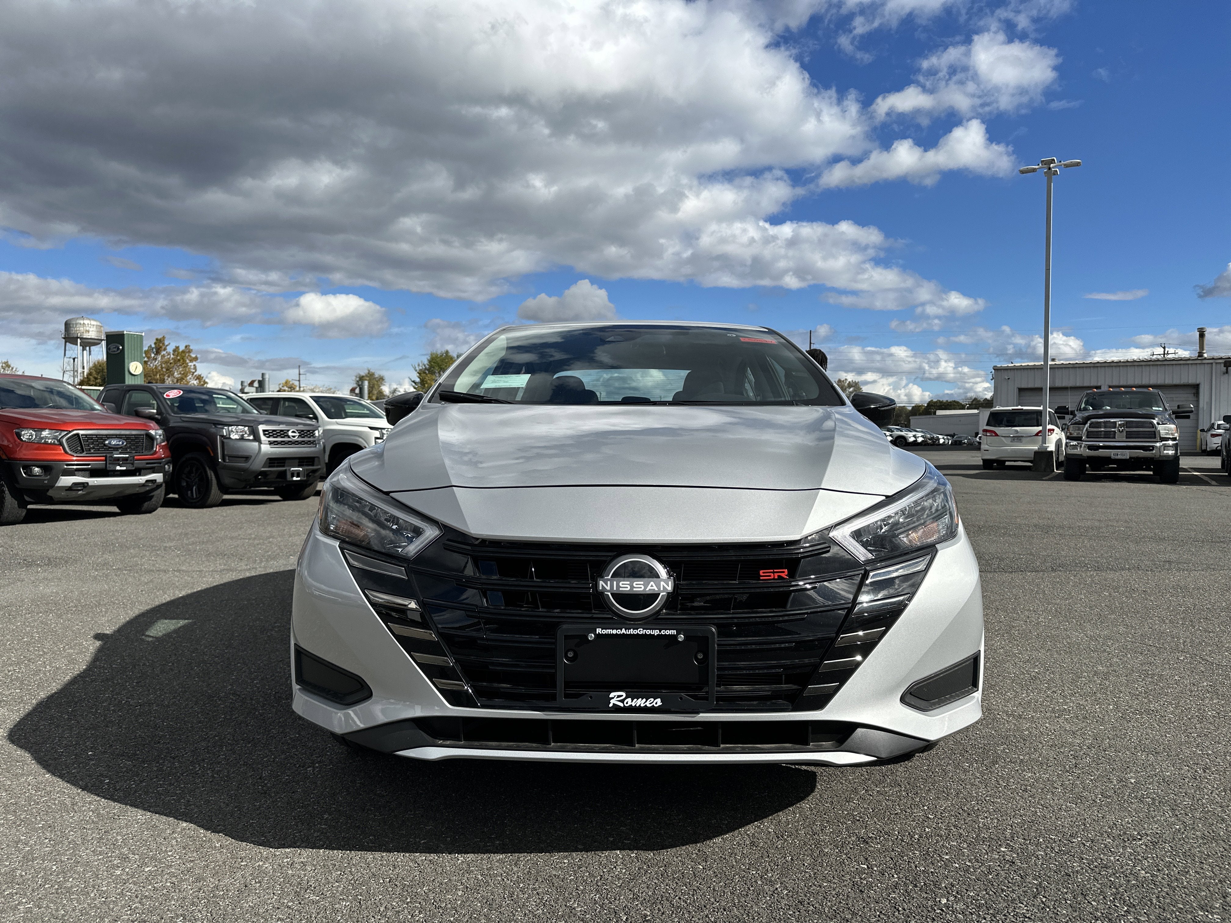 2025 Nissan Versa SR