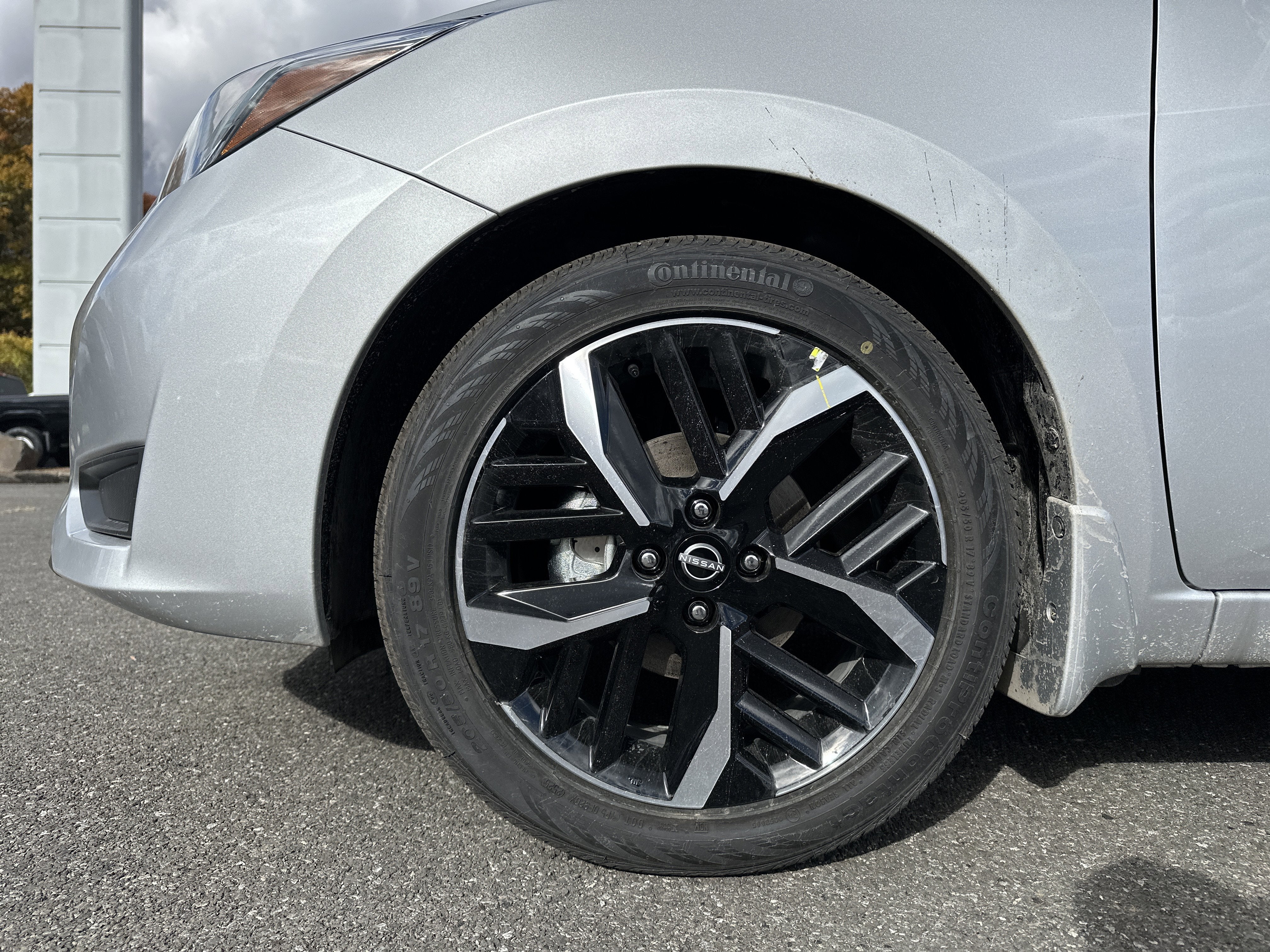 2025 Nissan Versa SR