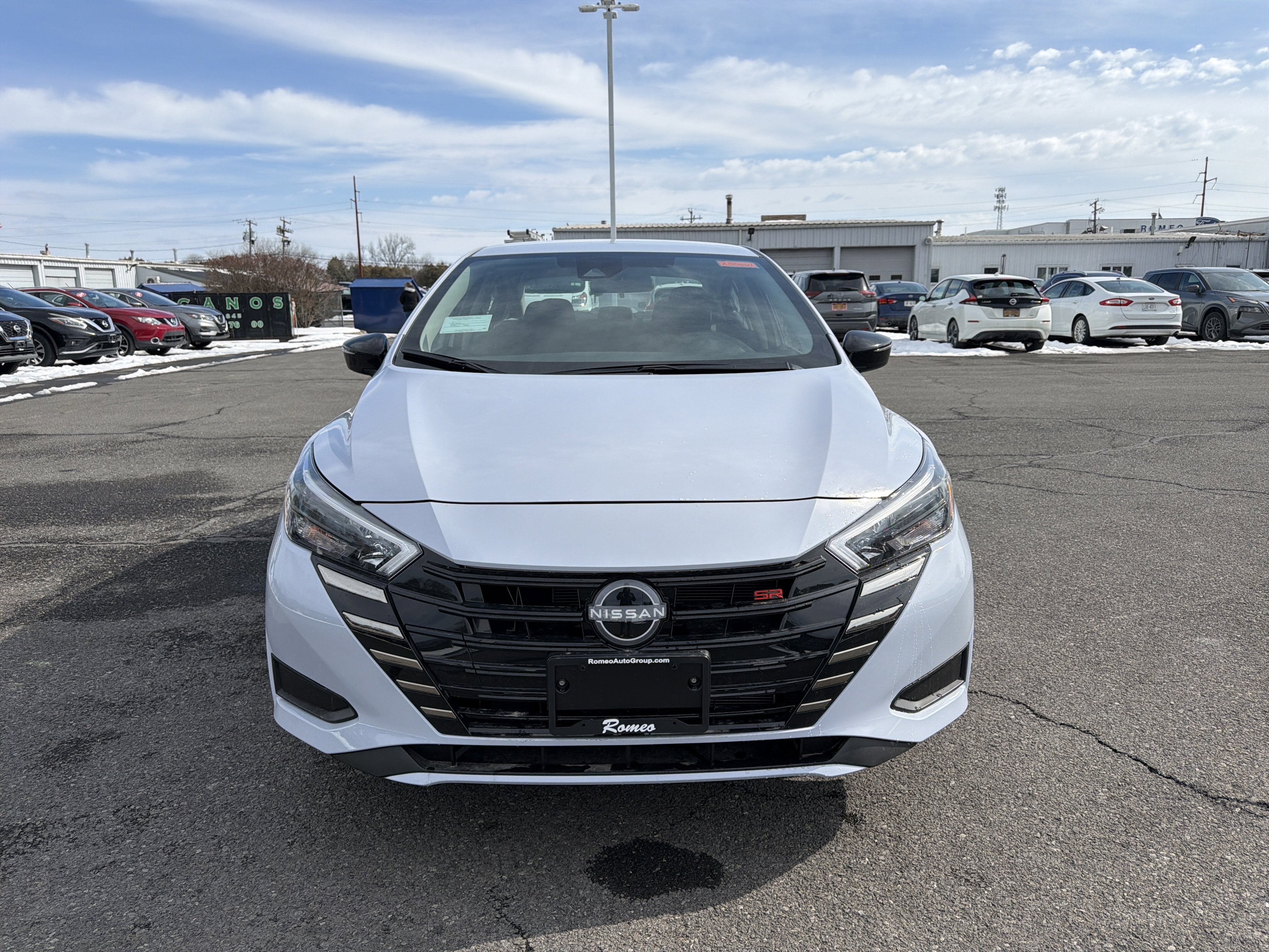 2025 Nissan Versa SR