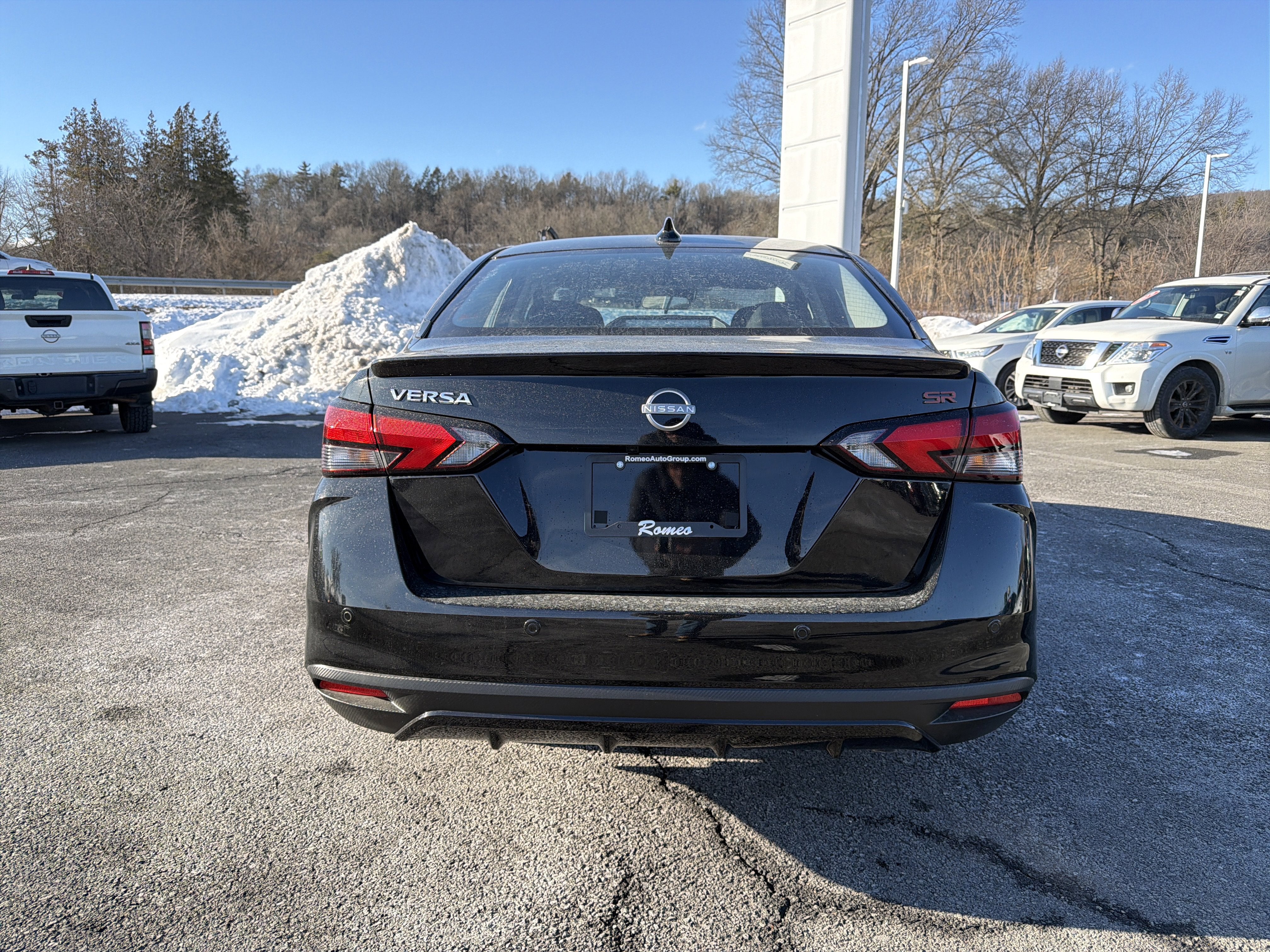 2025 Nissan Versa SR