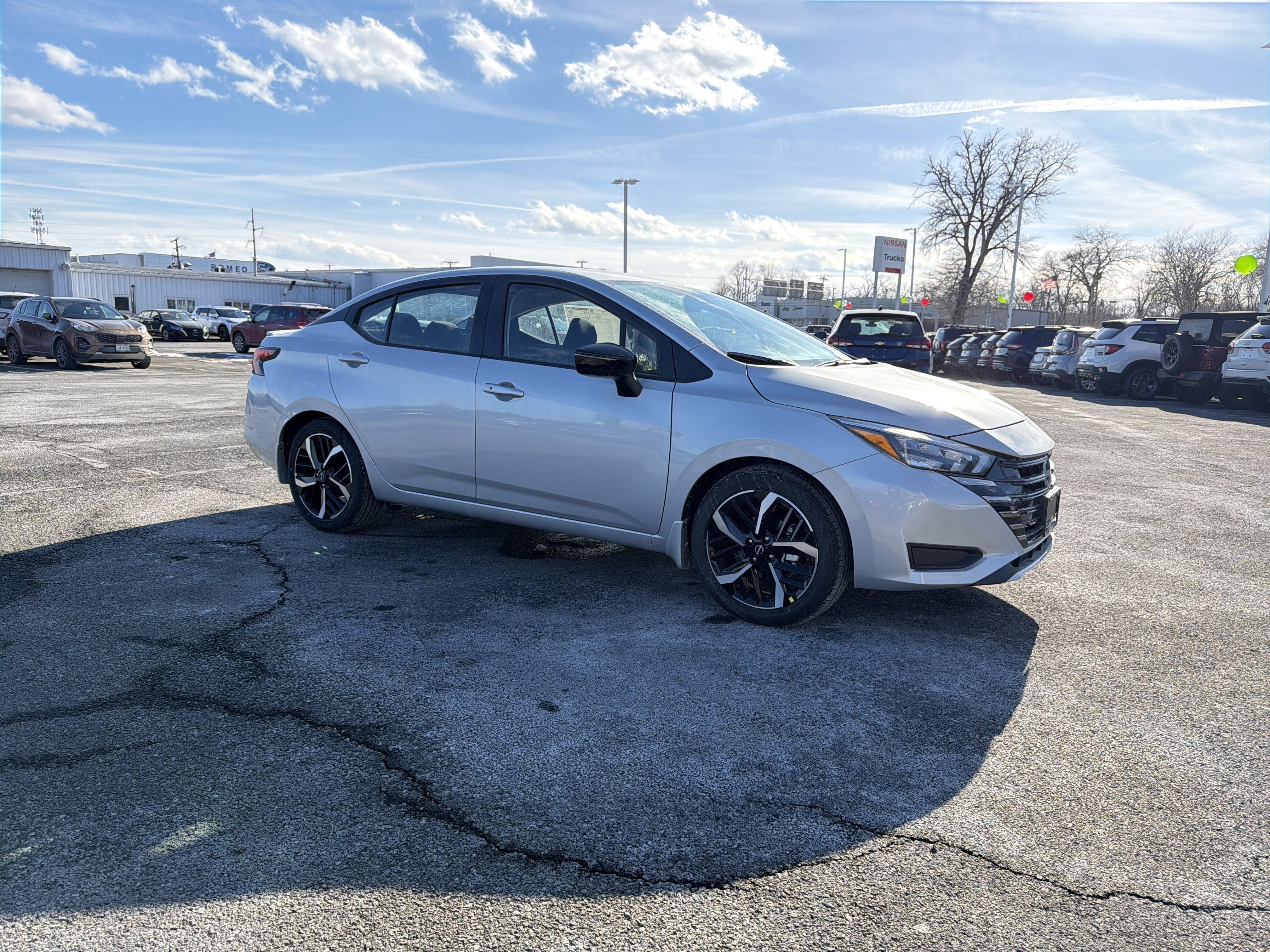 2025 Nissan Versa SR