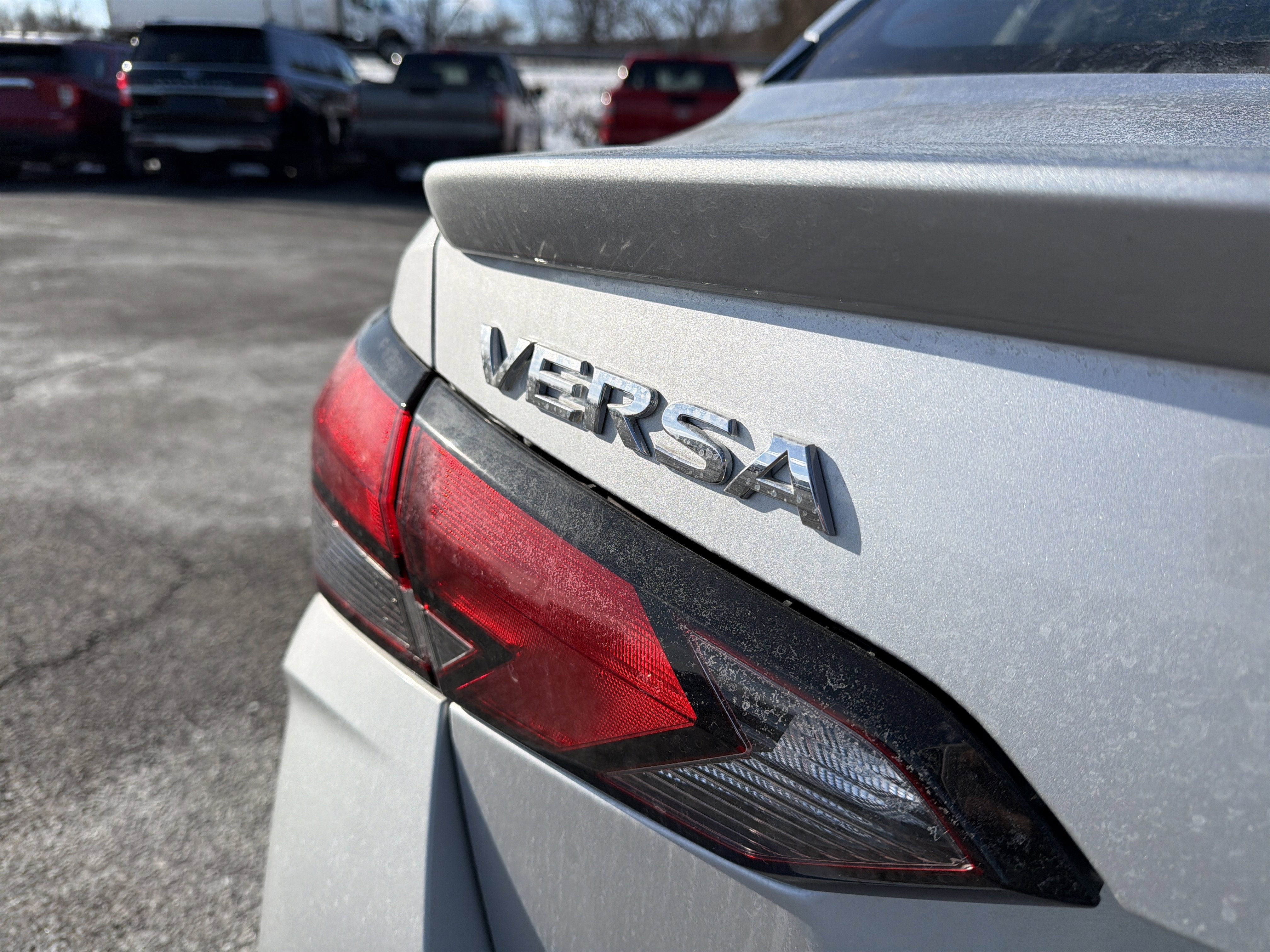 2025 Nissan Versa SR