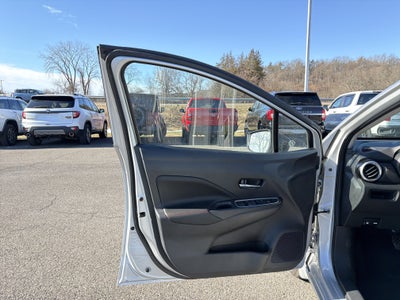 2025 Nissan Versa SR