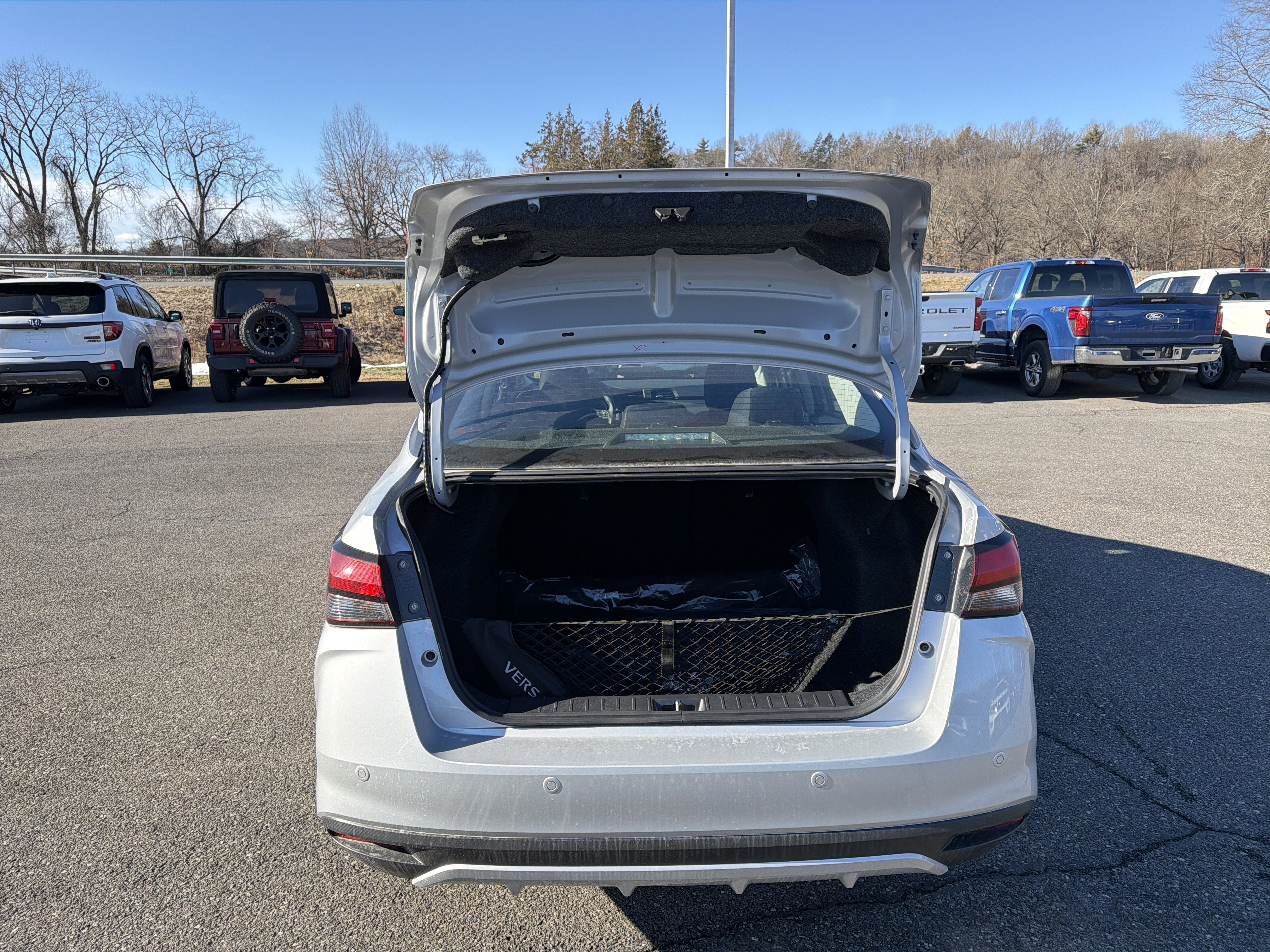 2025 Nissan Versa SR