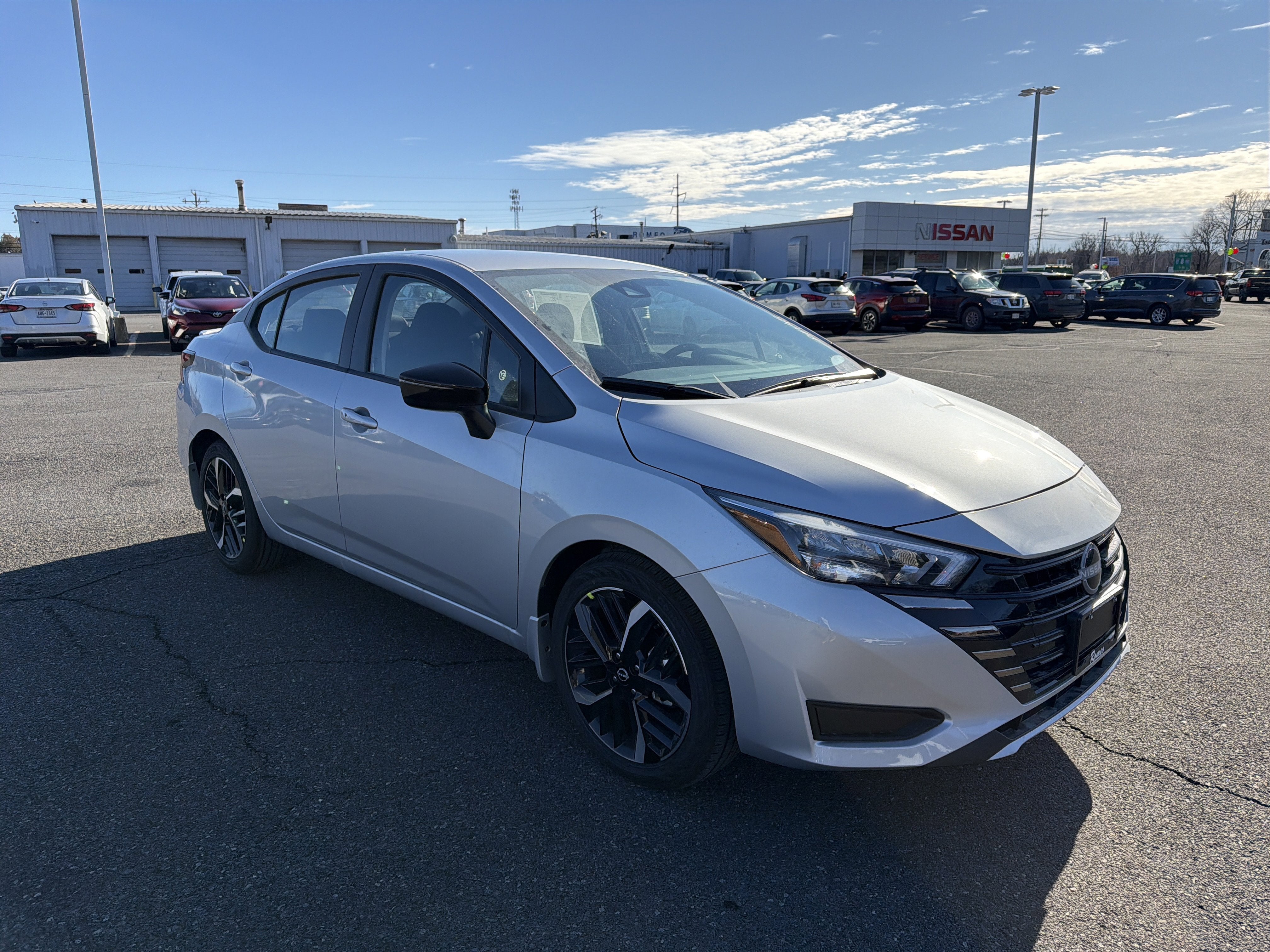 2025 Nissan Versa SR