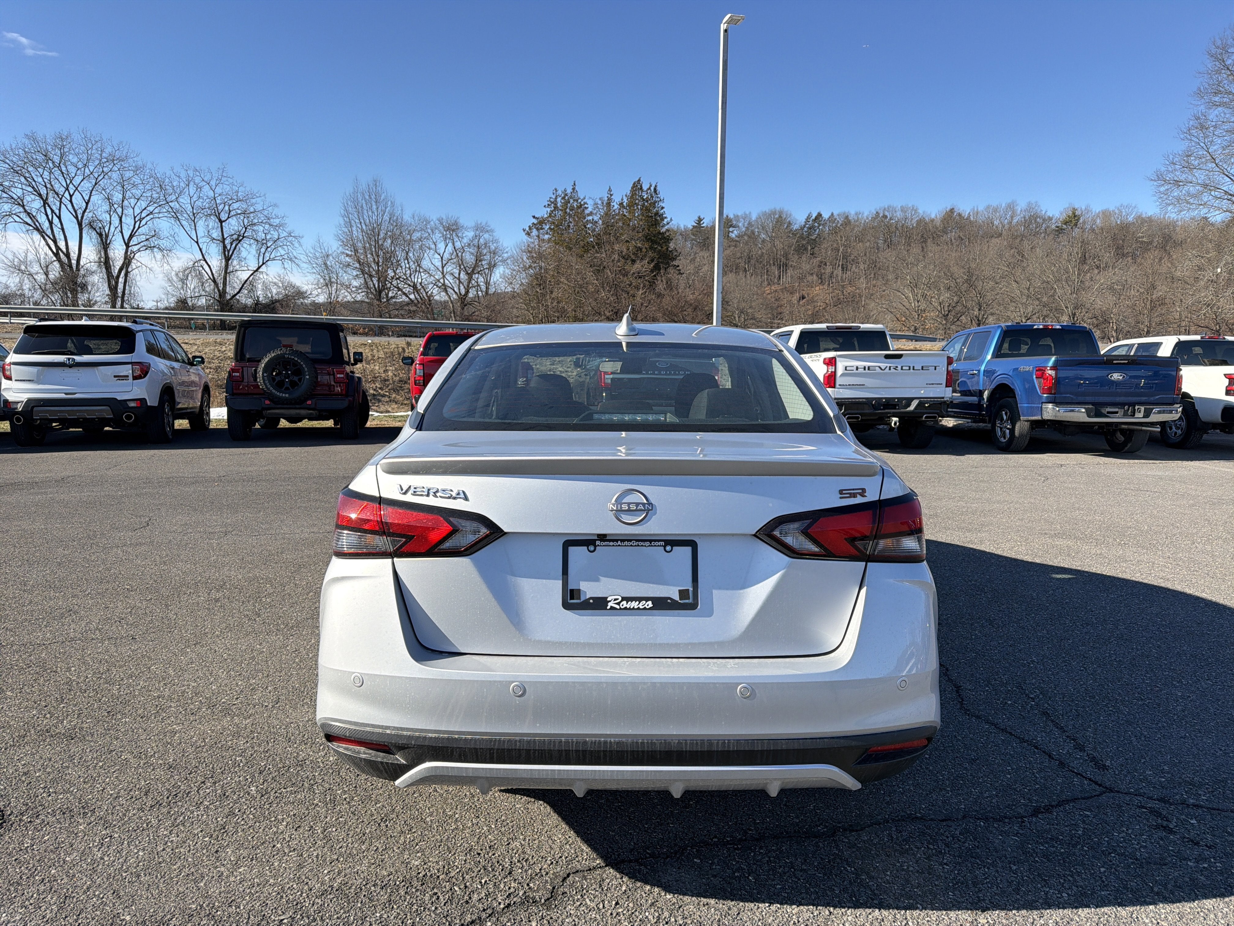 2025 Nissan Versa SR
