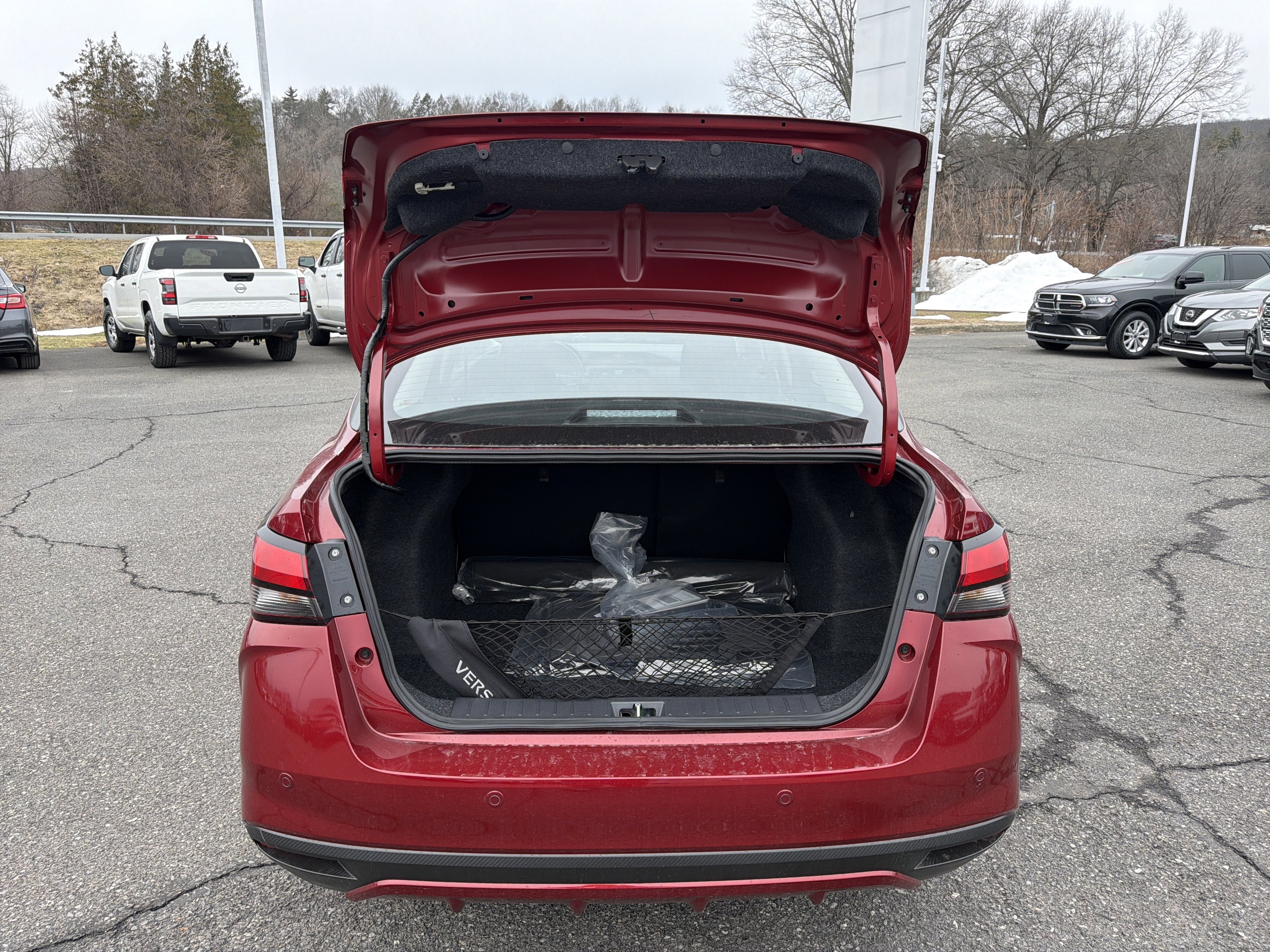 2025 Nissan Versa SR