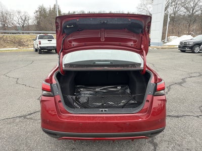 2025 Nissan Versa SR