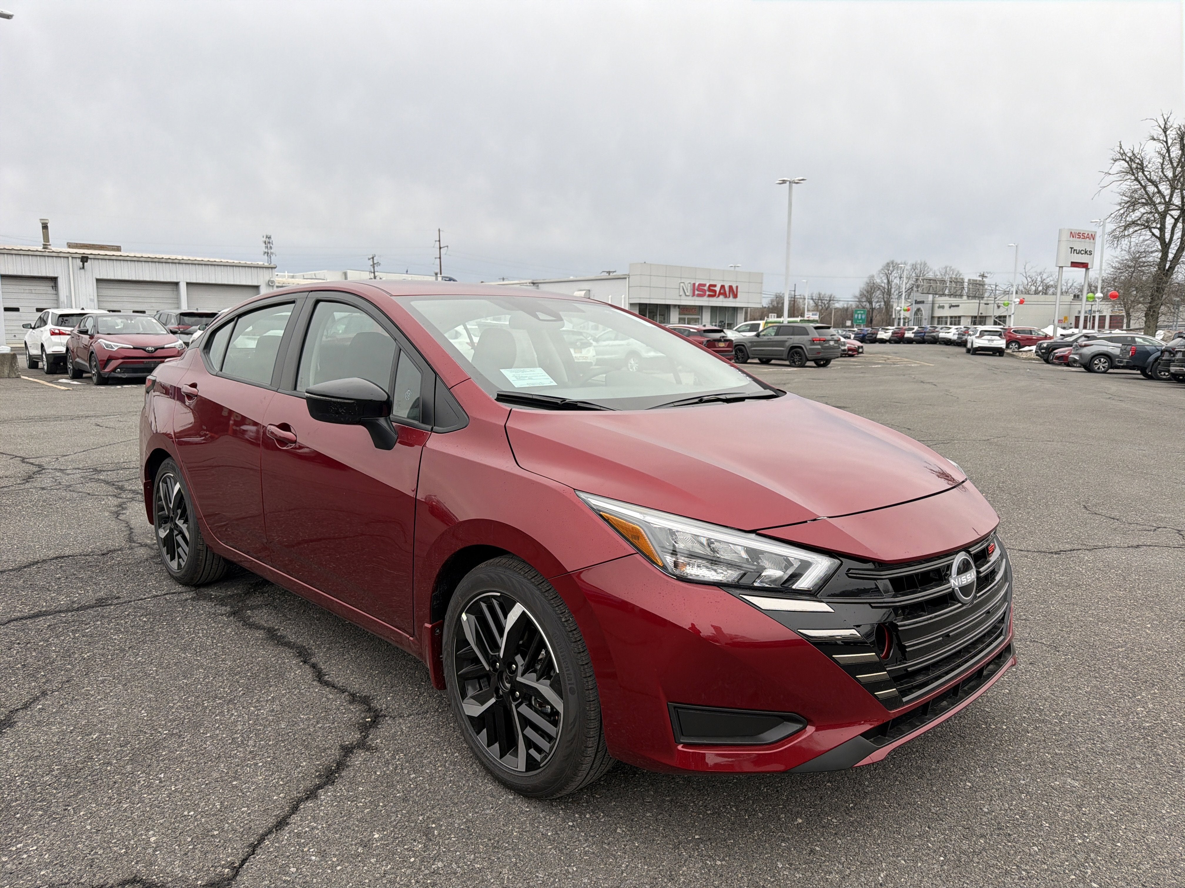 2025 Nissan Versa SR