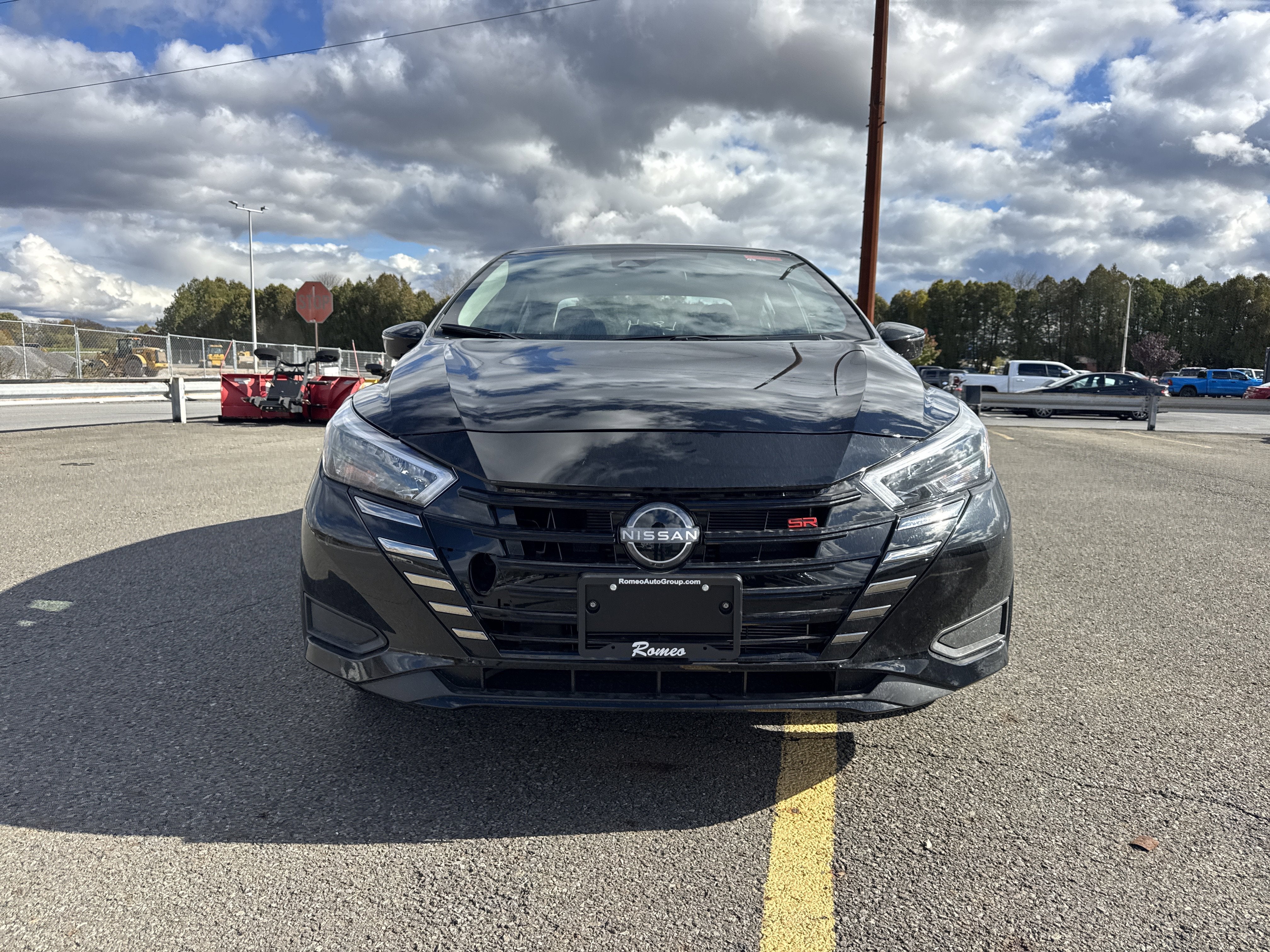 2025 Nissan Versa SR