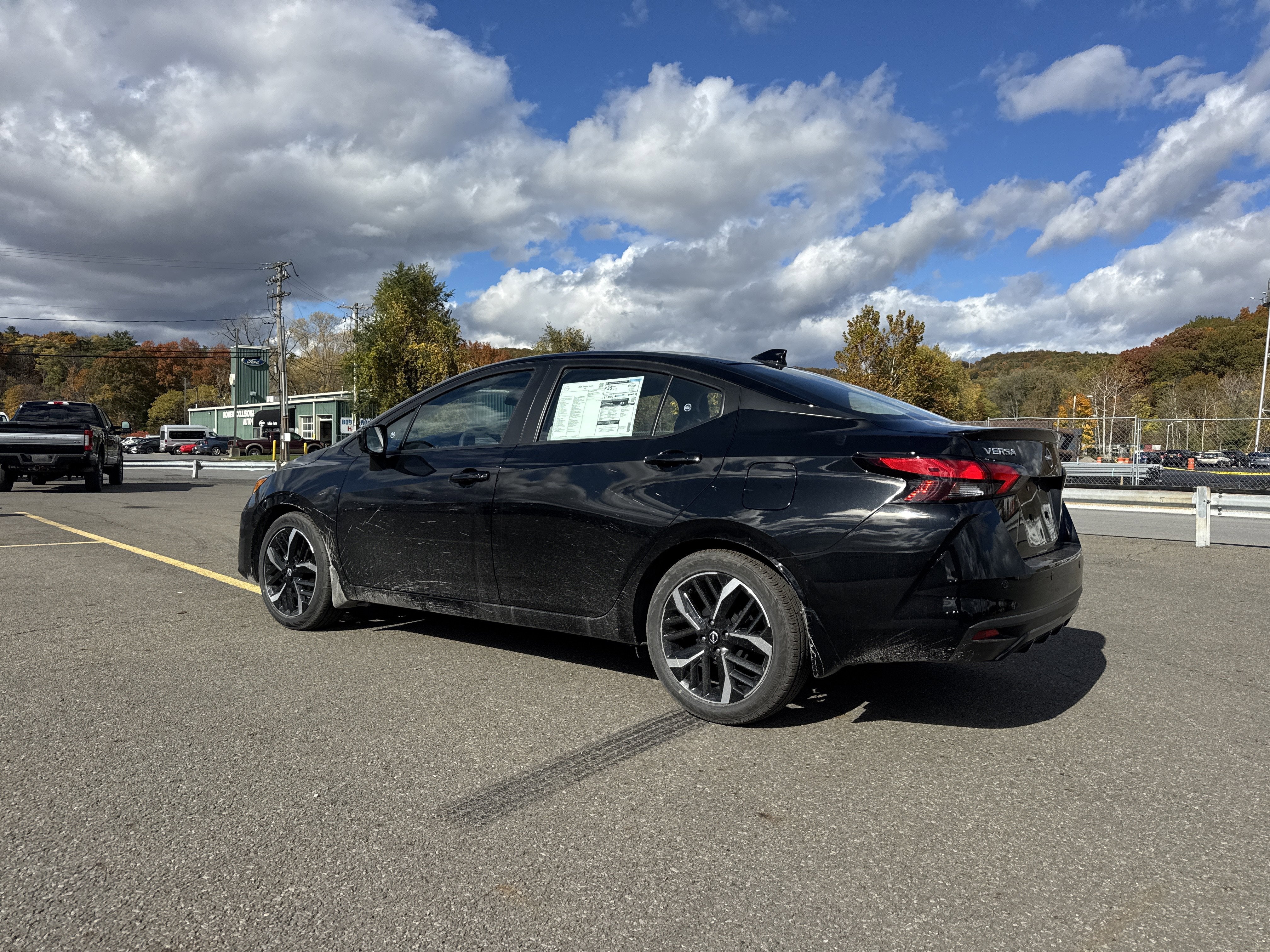 2025 Nissan Versa SR