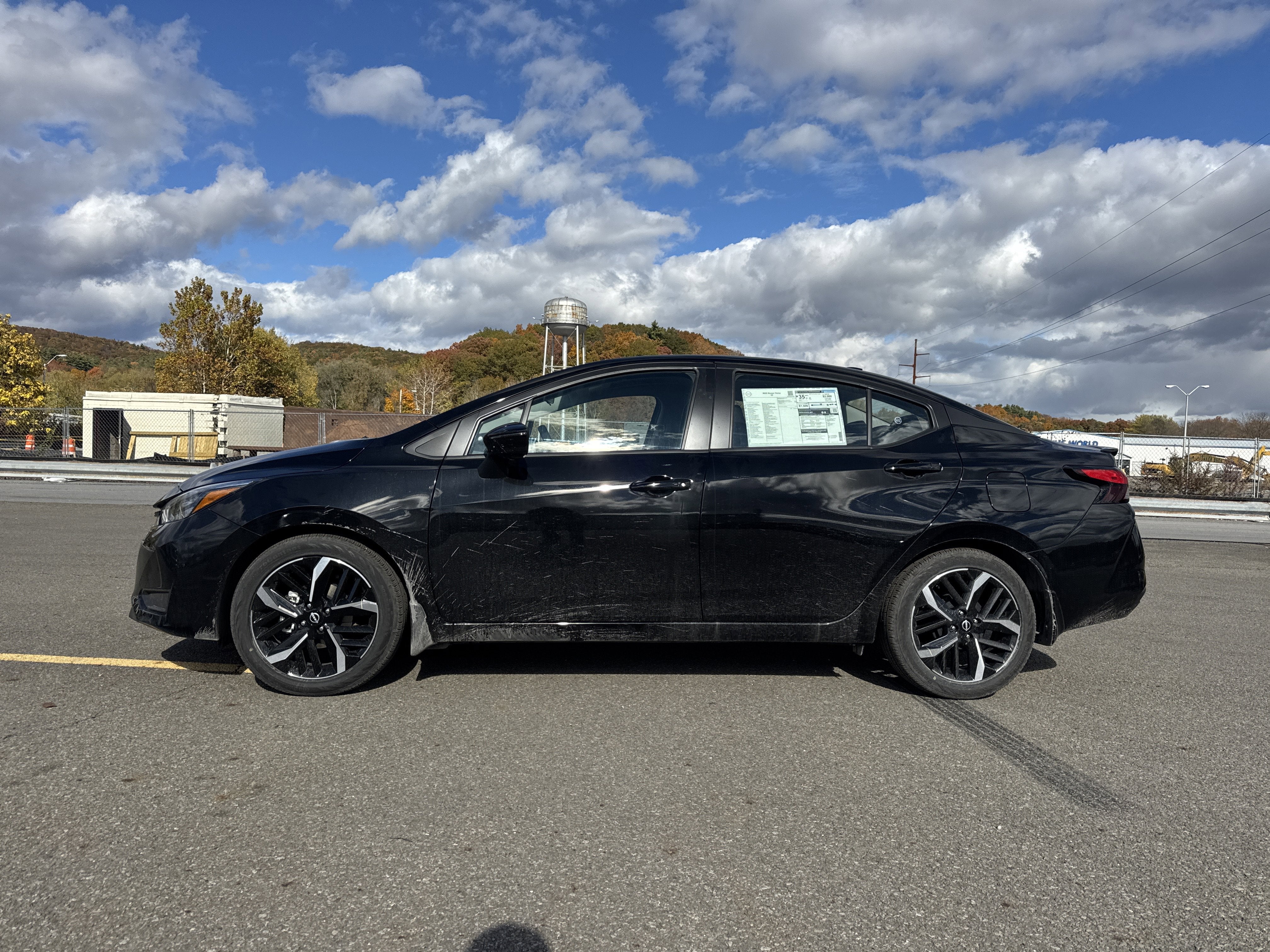 2025 Nissan Versa SR