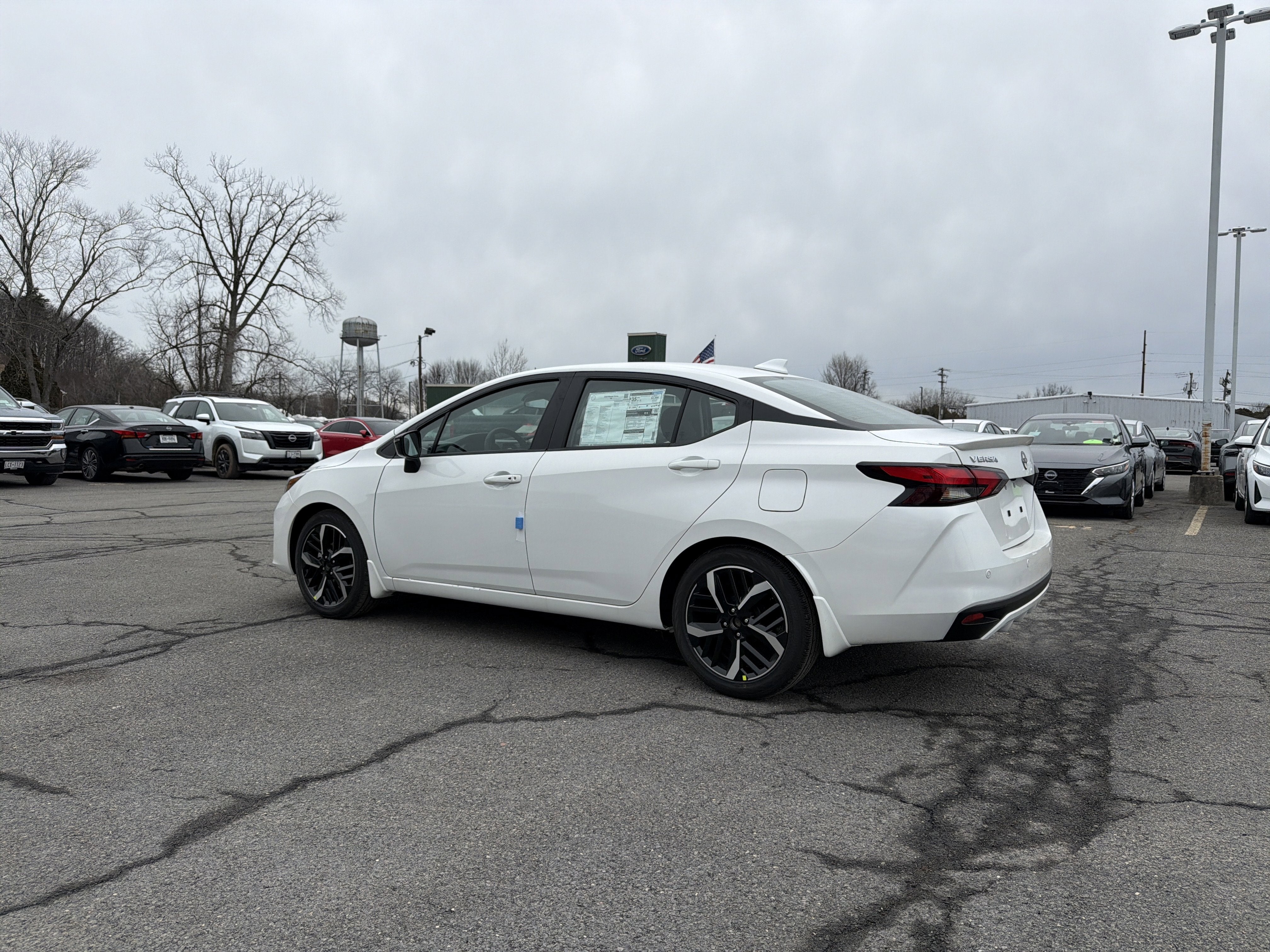 2025 Nissan Versa SR