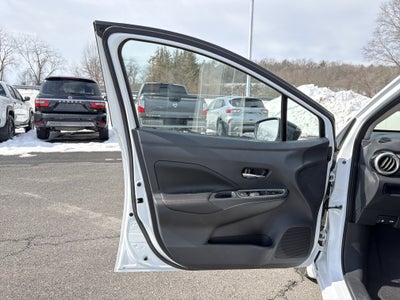 2025 Nissan Versa SR