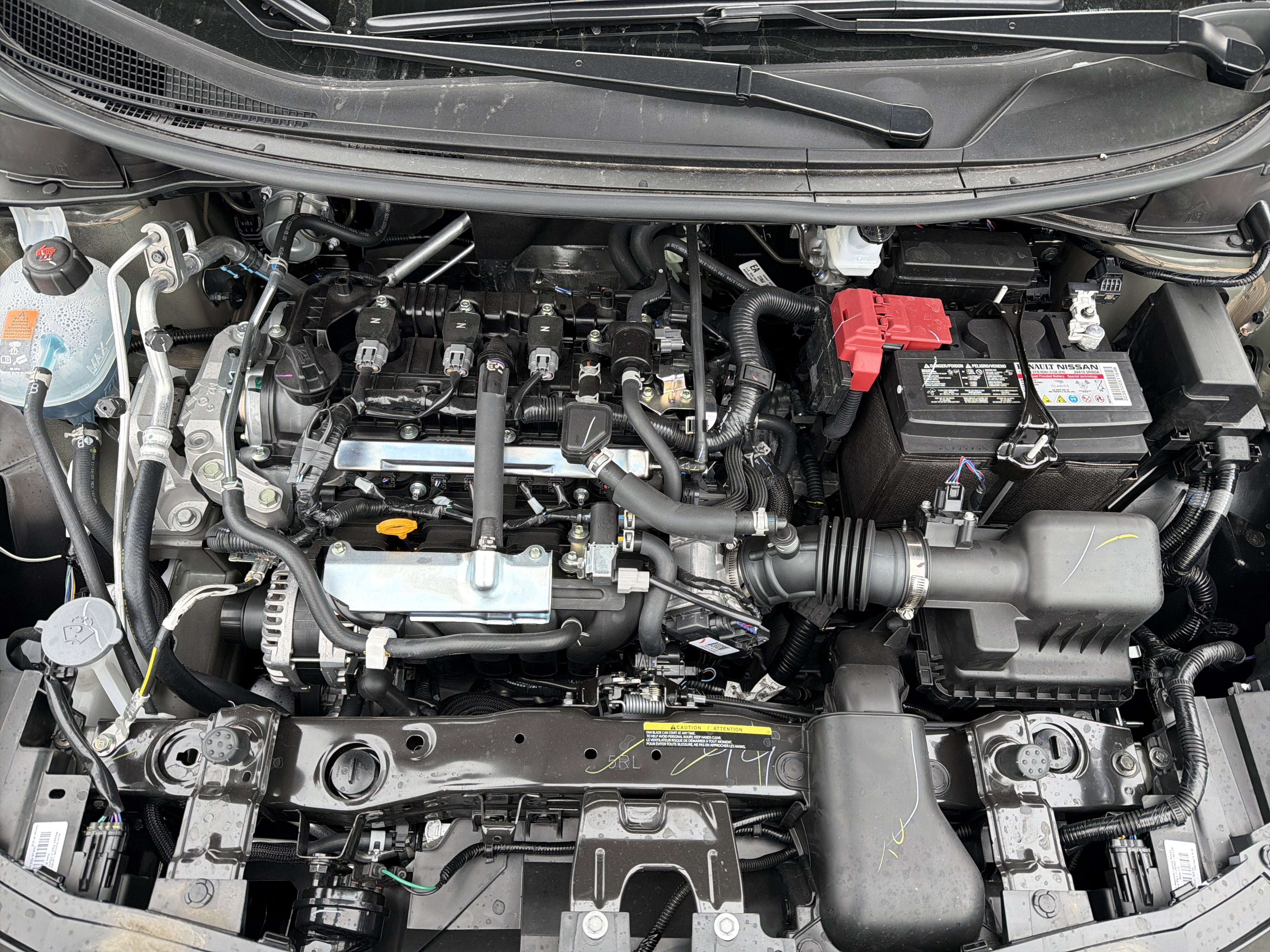 2025 Nissan Versa SR