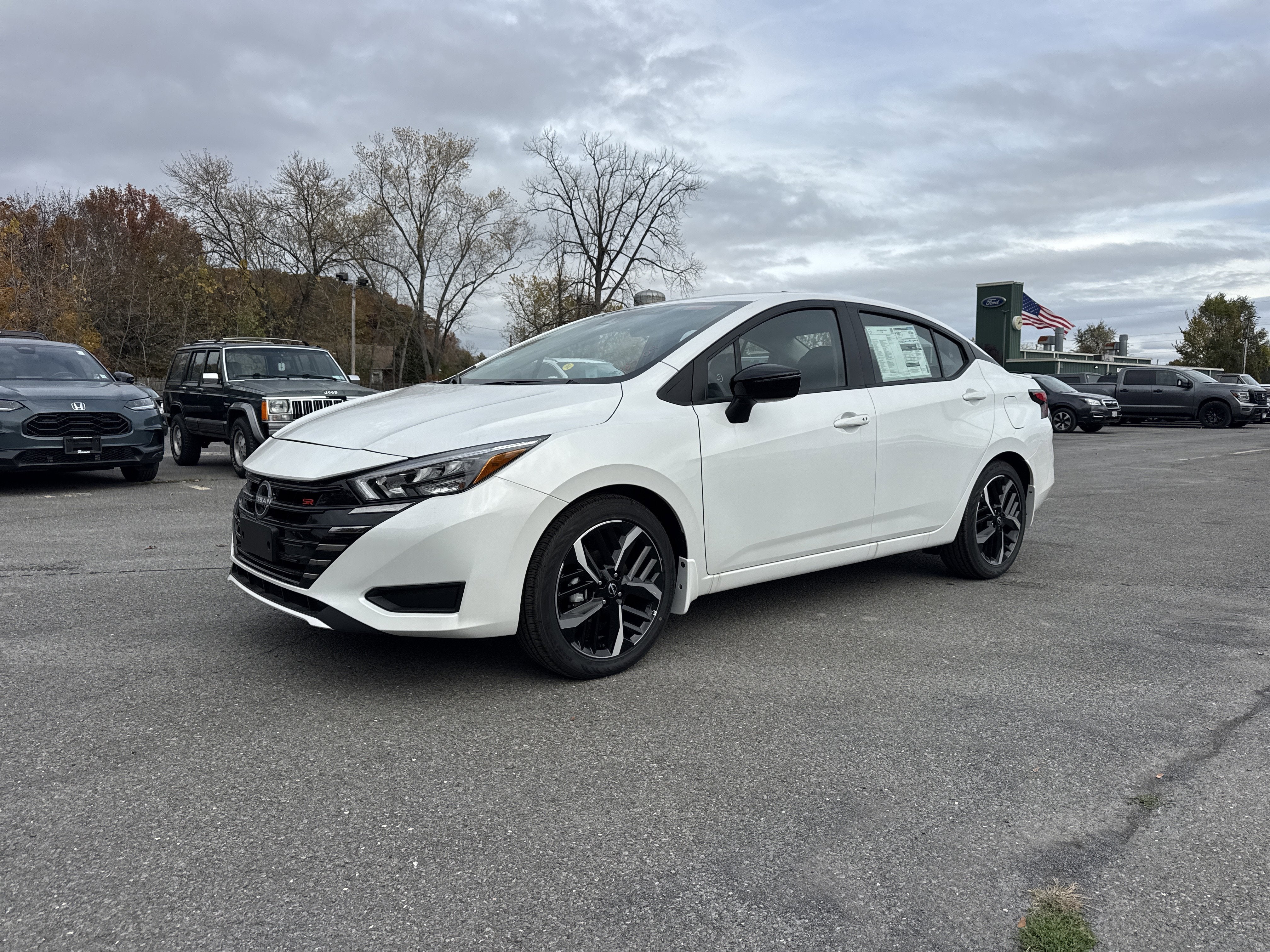 2025 Nissan Versa SR