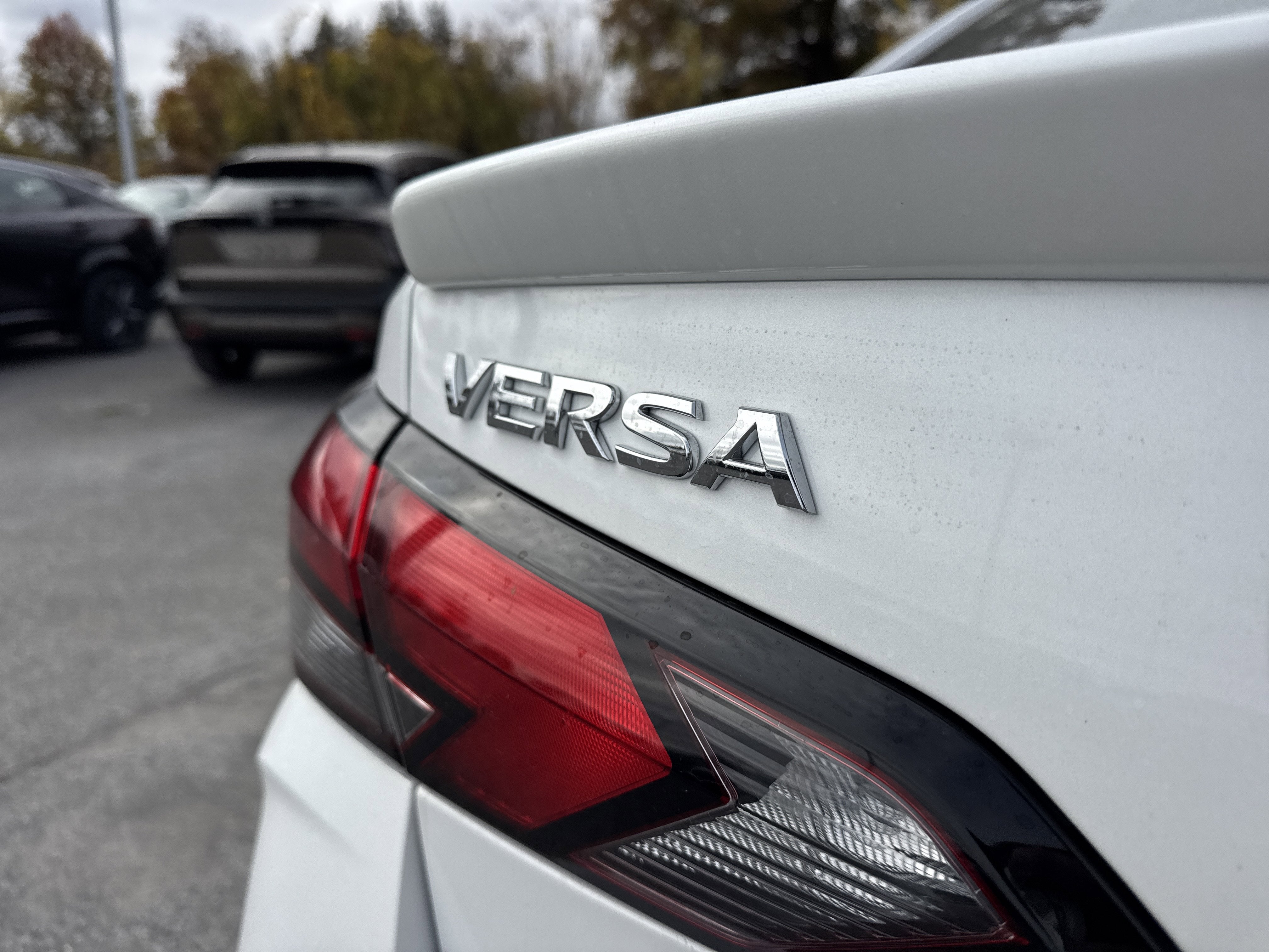 2025 Nissan Versa SR