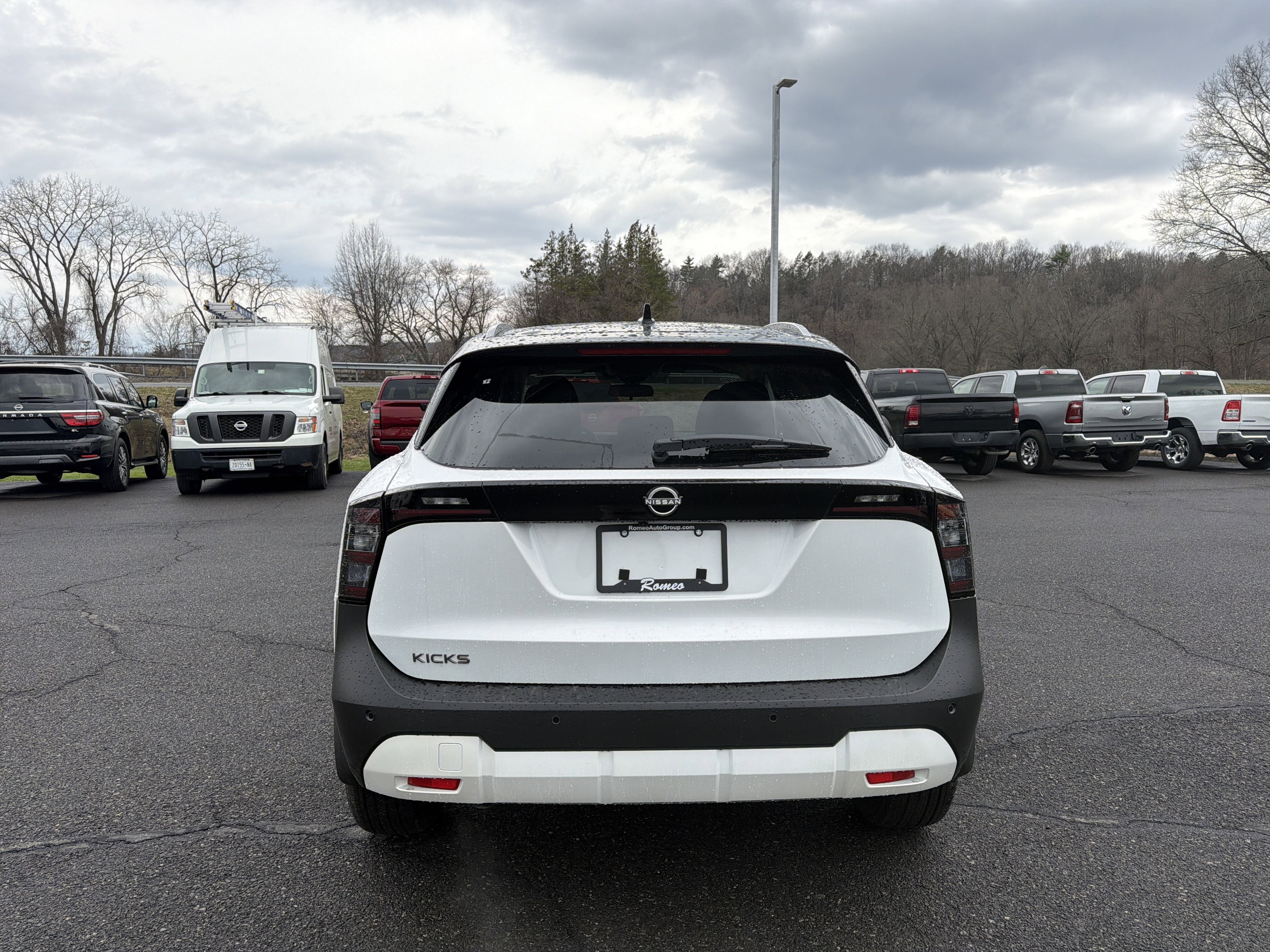 2026 Nissan Kicks SV