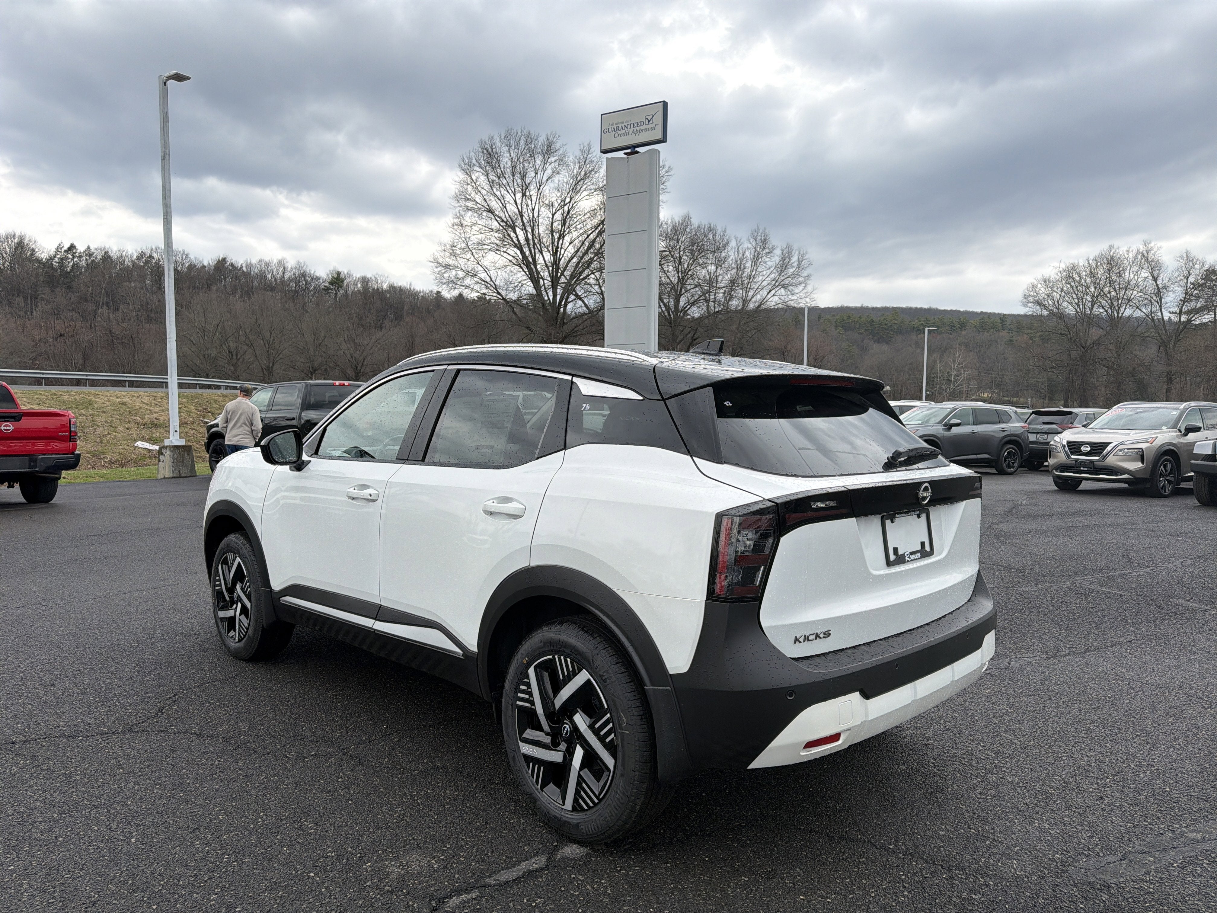 2026 Nissan Kicks SV