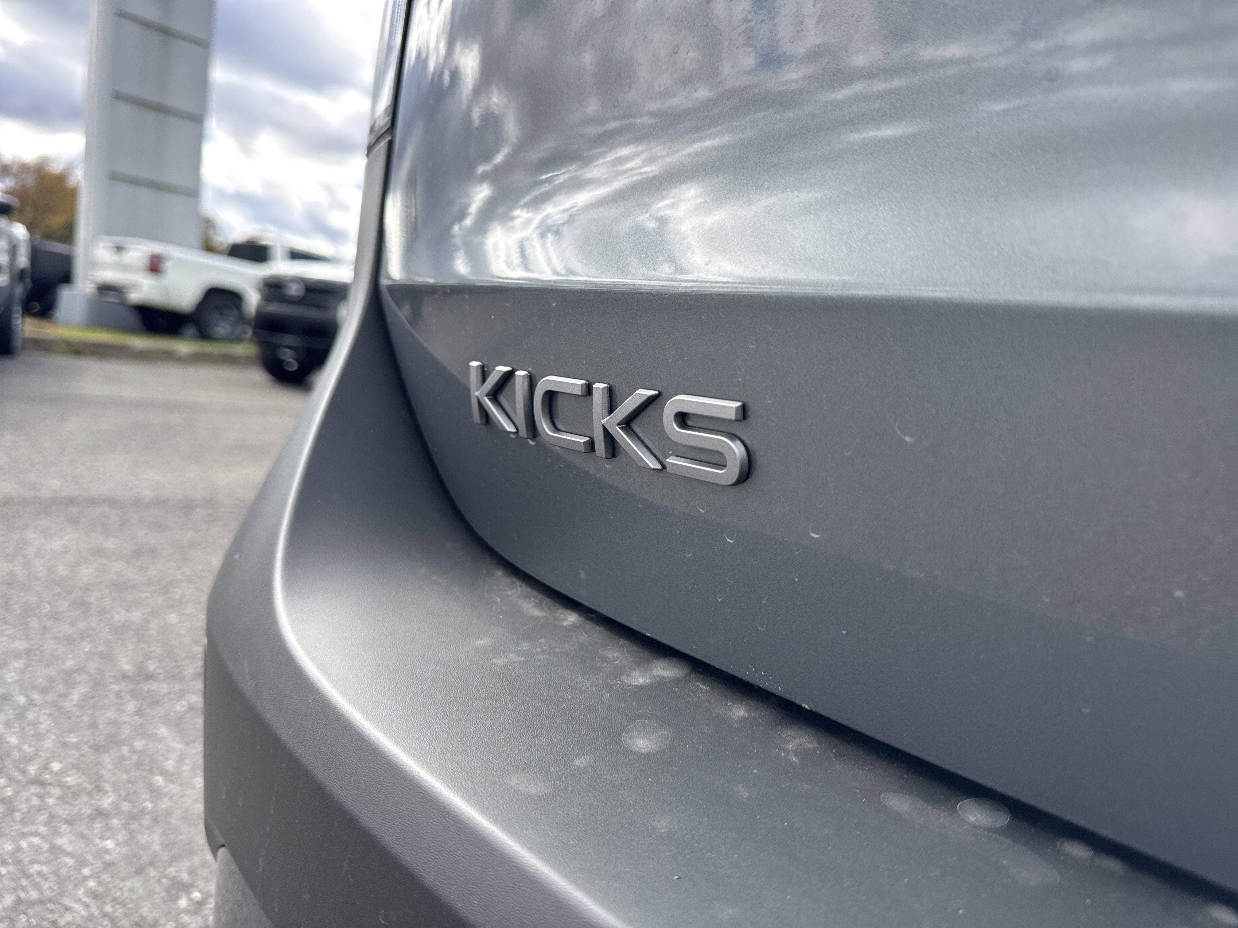 2026 Nissan Kicks SV