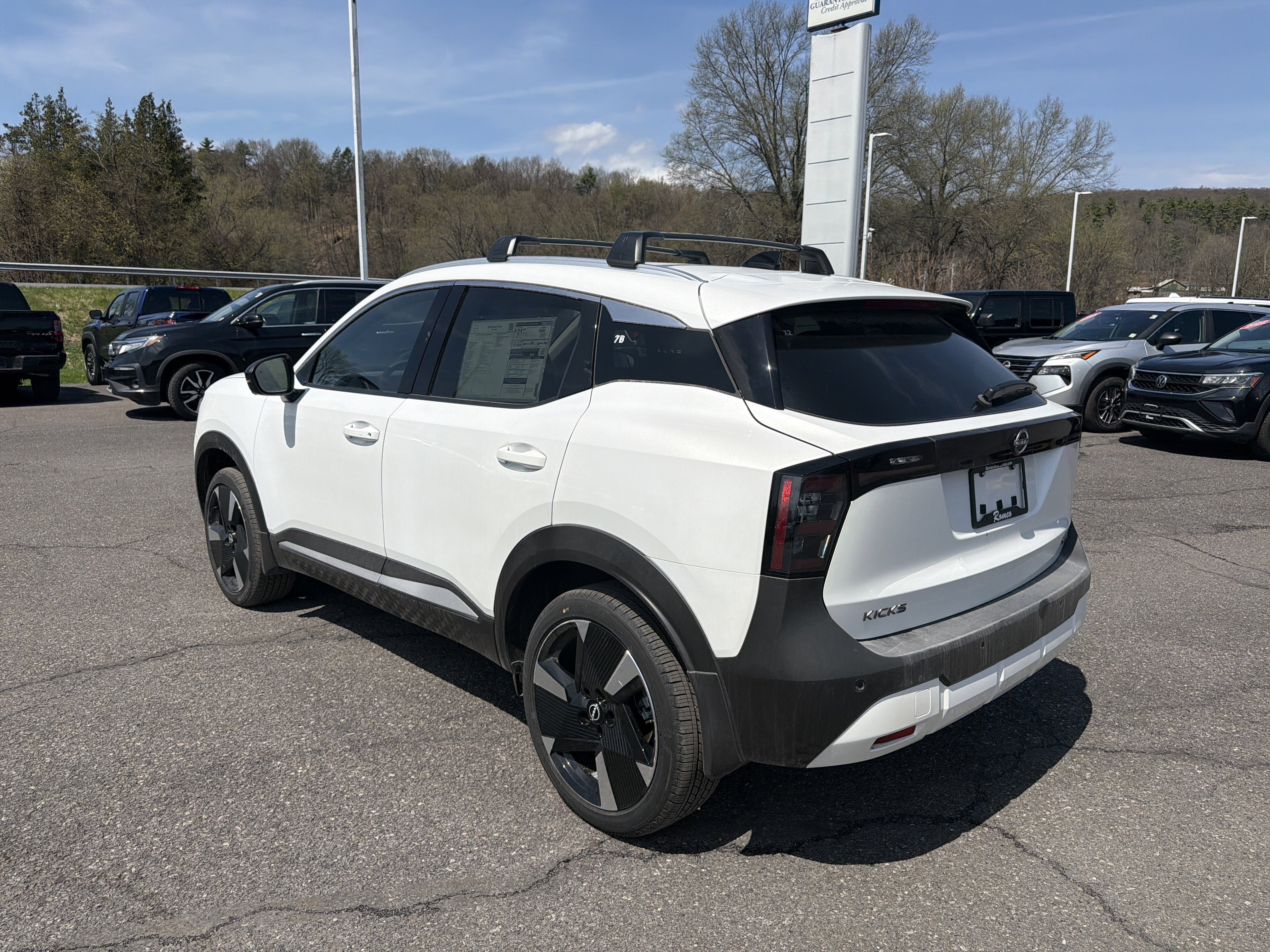 2026 Nissan Kicks SR